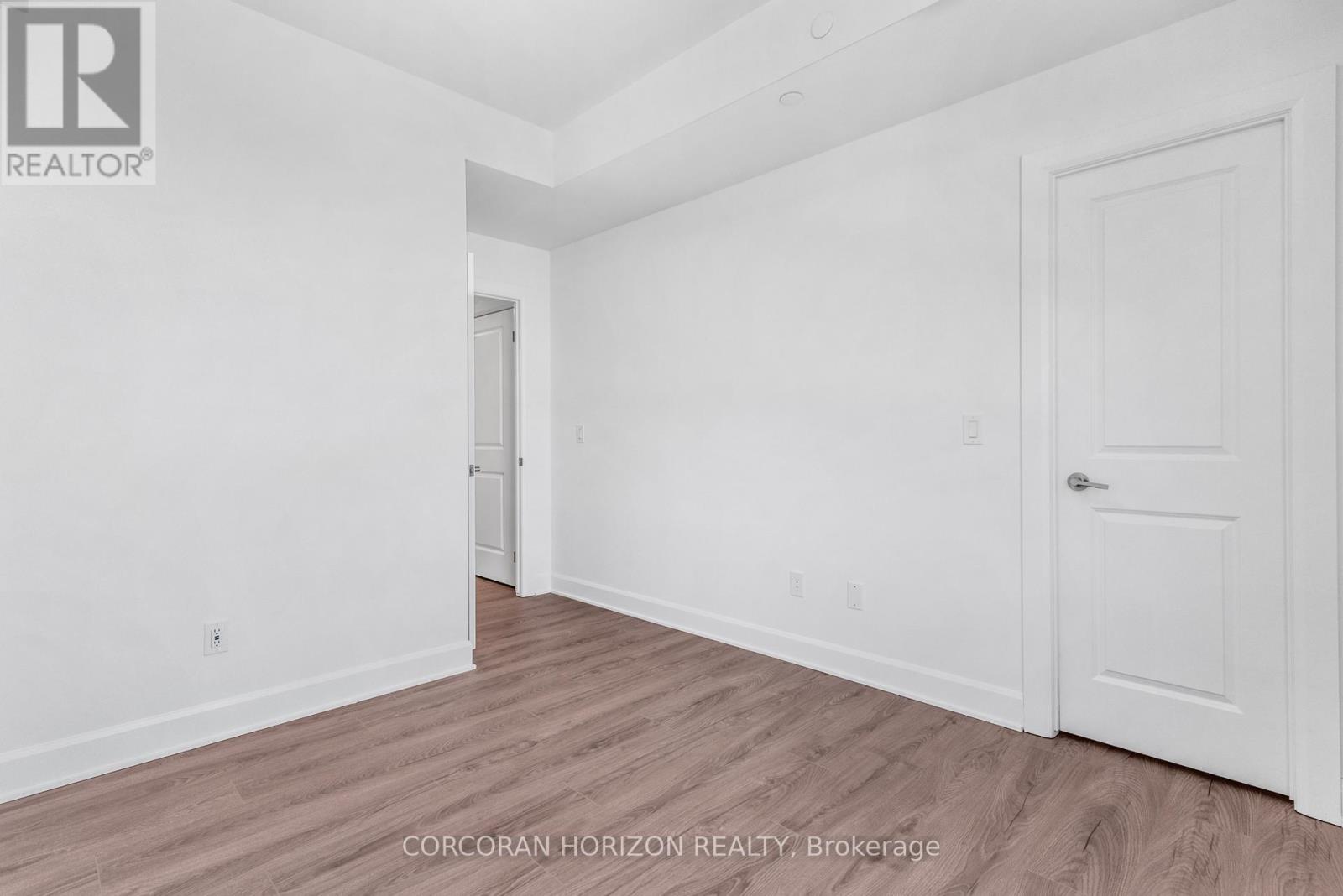 1607 - 3240 William Coltson Avenue, Oakville, Ontario  L6H 8C8 - Photo 10 - W12720980