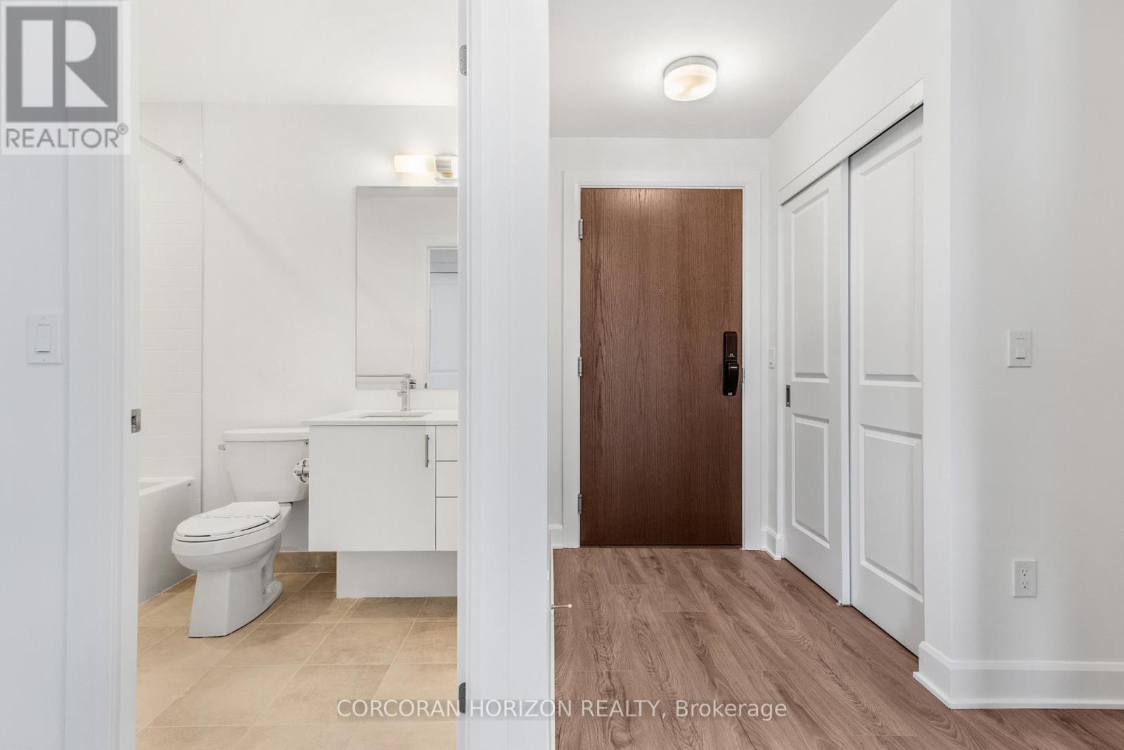 1607 - 3240 William Coltson Avenue, Oakville, Ontario  L6H 8C8 - Photo 5 - W12720980