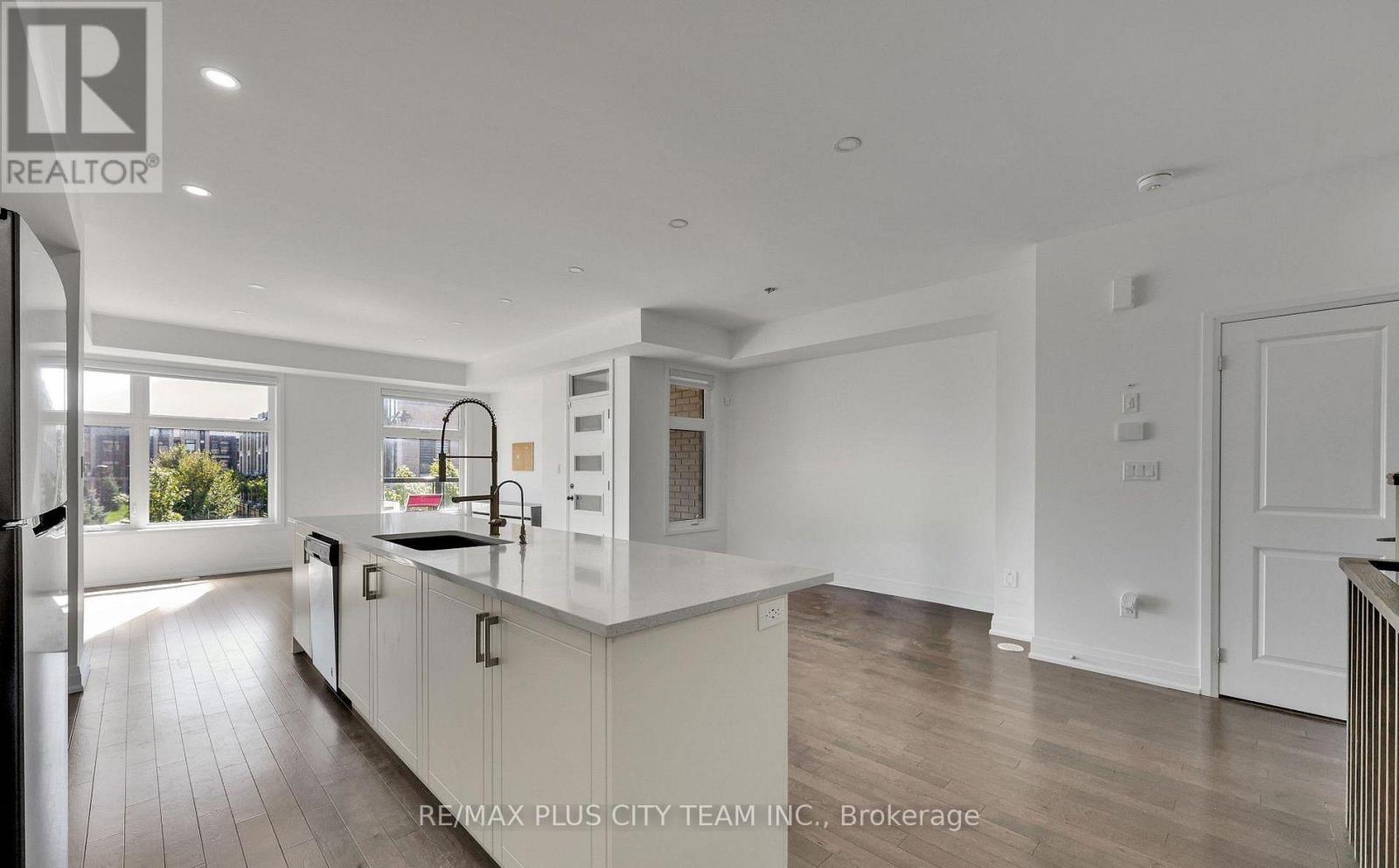 2536 Littlefield Crescent, Oakville, Ontario  L6M 5L9 - Photo 10 - W12720984