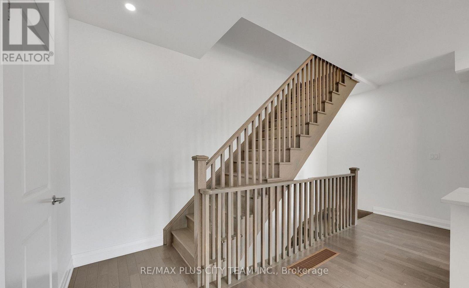 2536 Littlefield Crescent, Oakville, Ontario  L6M 5L9 - Photo 16 - W12720984