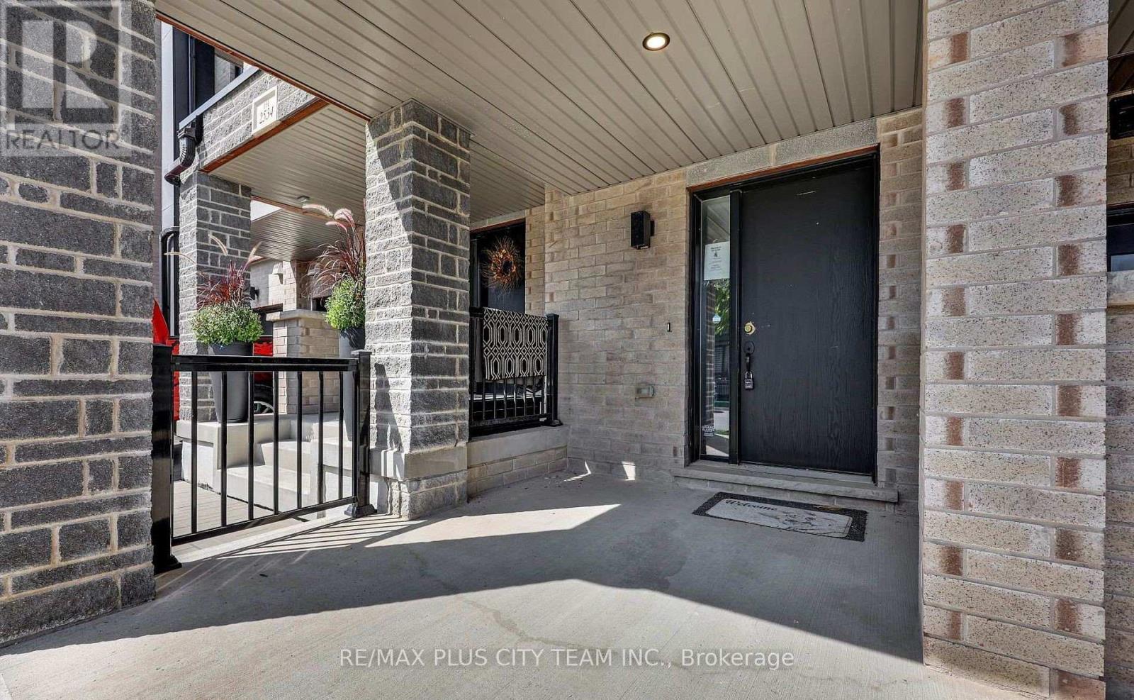 2536 Littlefield Crescent, Oakville, Ontario  L6M 5L9 - Photo 2 - W12720984