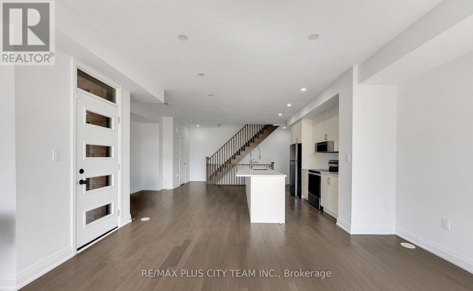 2536 Littlefield Crescent, Oakville, Ontario  L6M 5L9 - Photo 5 - W12720984