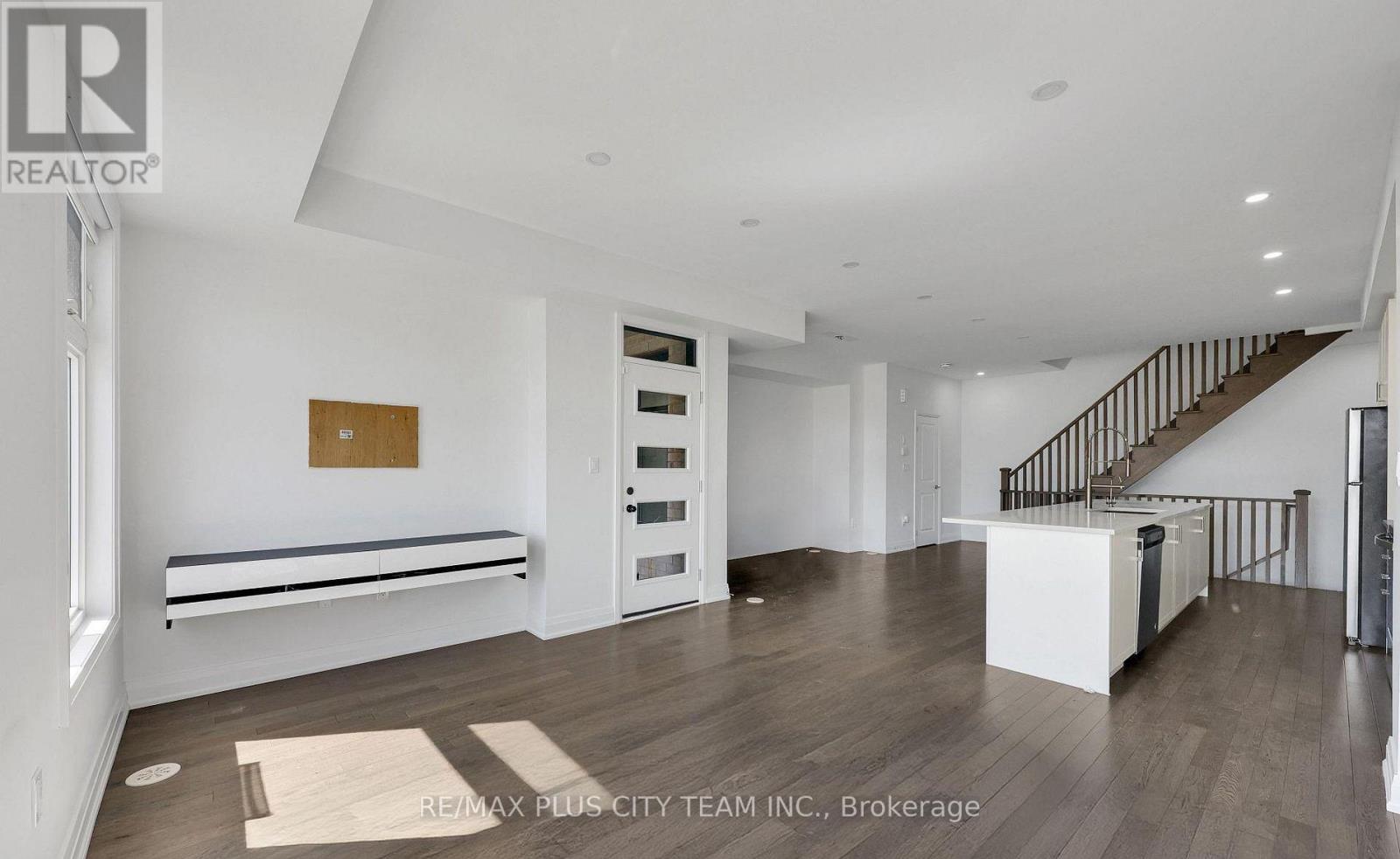 2536 Littlefield Crescent, Oakville, Ontario  L6M 5L9 - Photo 6 - W12720984