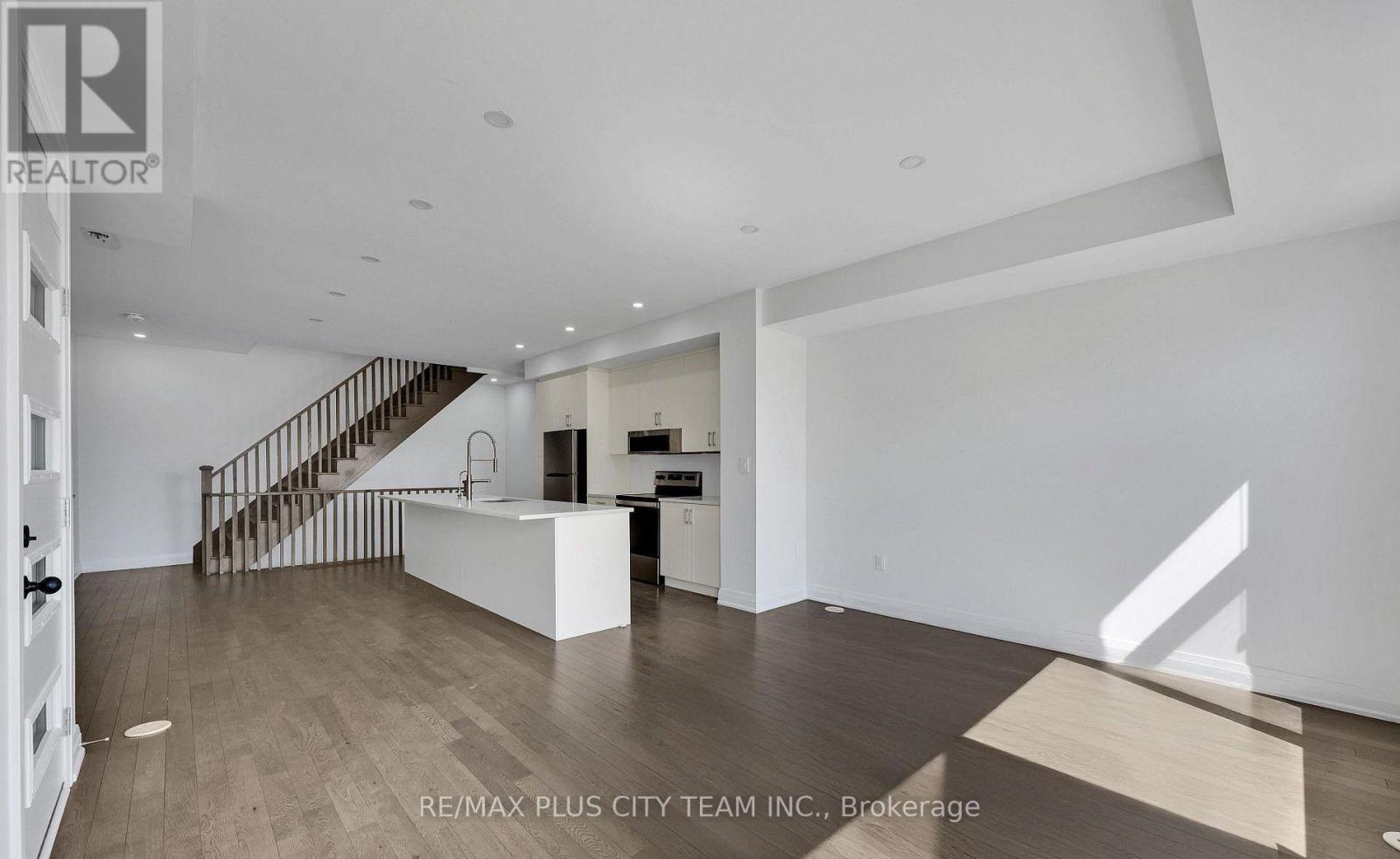 2536 Littlefield Crescent, Oakville, Ontario  L6M 5L9 - Photo 7 - W12720984