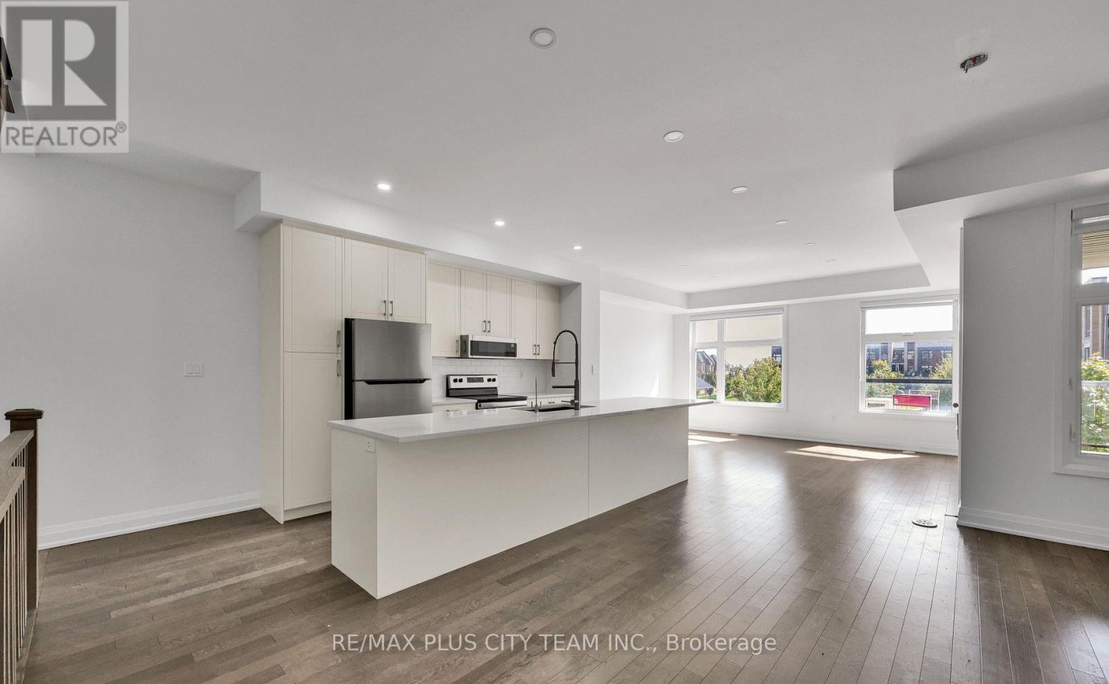 2536 Littlefield Crescent, Oakville, Ontario  L6M 5L9 - Photo 8 - W12720984