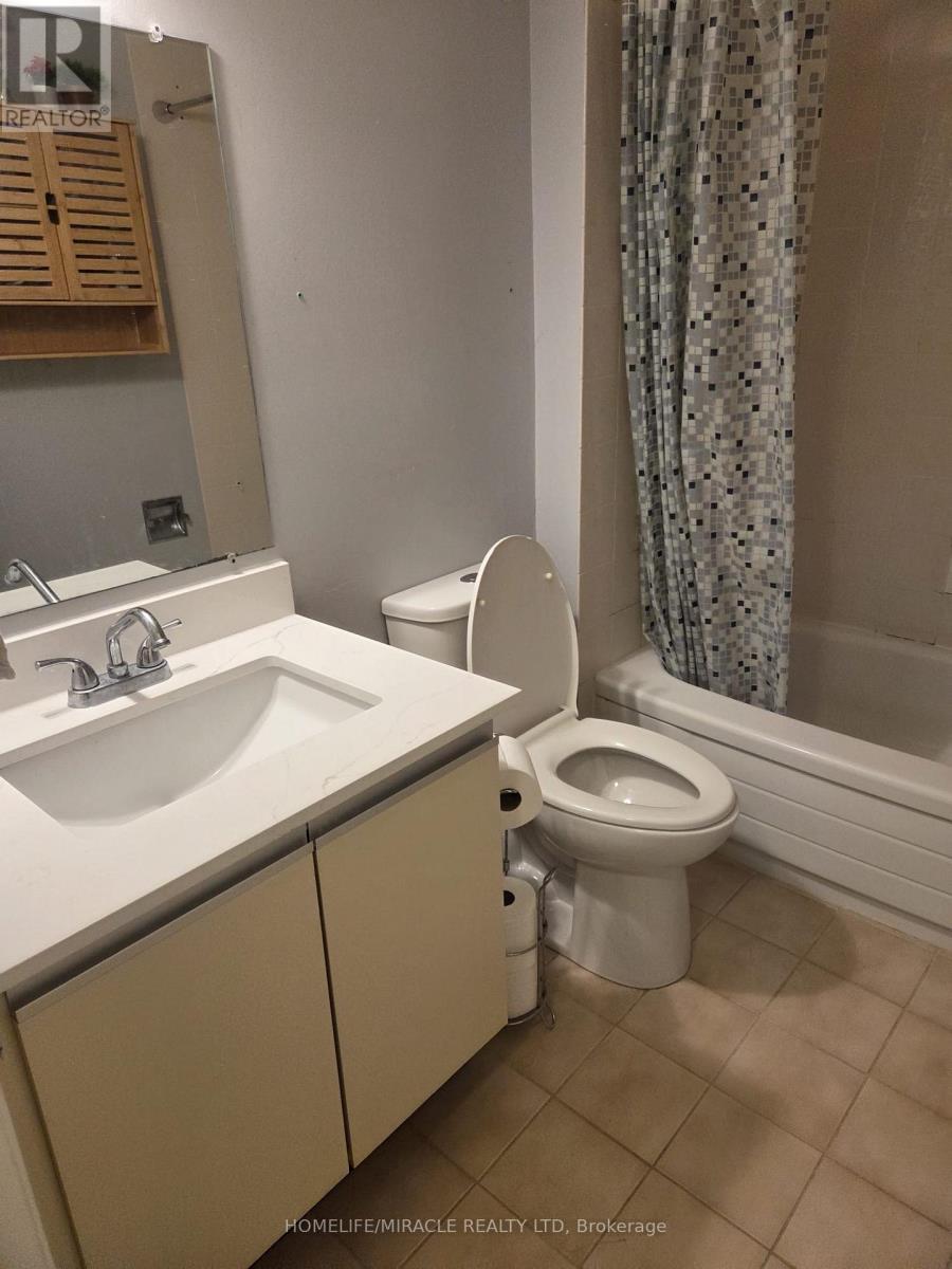 1409 - 300 Webb Drive, Mississauga, Ontario  L5B 3W3 - Photo 12 - W12721002