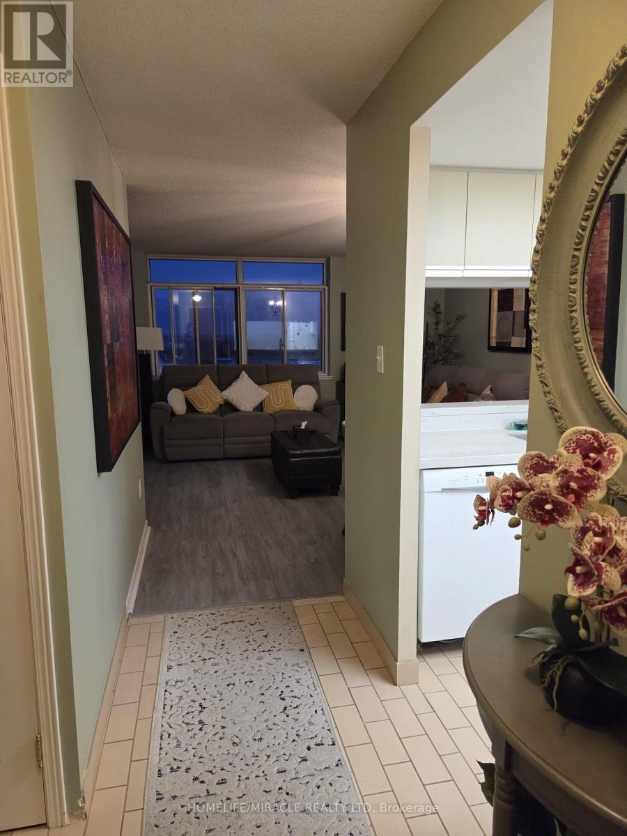 1409 - 300 Webb Drive, Mississauga, Ontario  L5B 3W3 - Photo 13 - W12721002