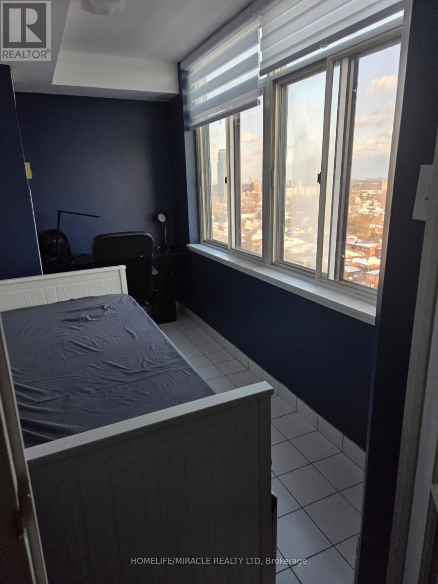 1409 - 300 Webb Drive, Mississauga, Ontario  L5B 3W3 - Photo 14 - W12721002