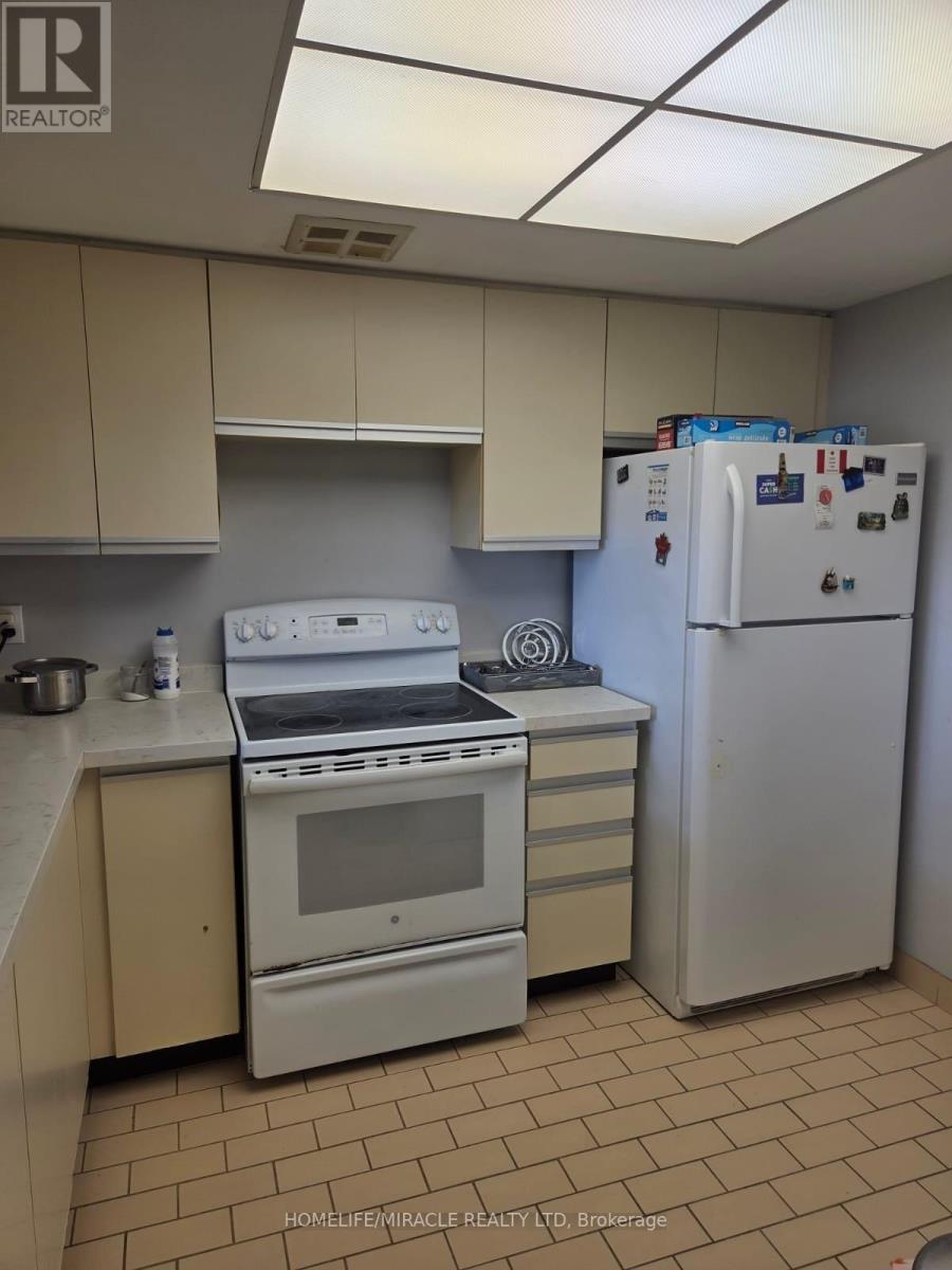 1409 - 300 Webb Drive, Mississauga, Ontario  L5B 3W3 - Photo 15 - W12721002