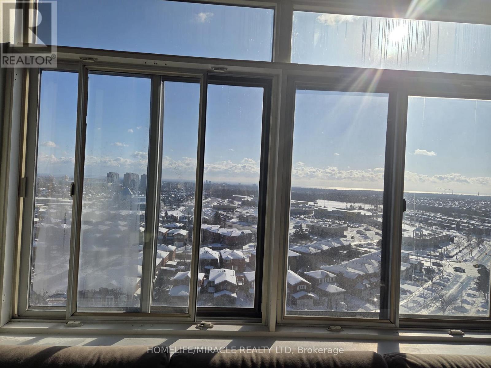 1409 - 300 Webb Drive, Mississauga, Ontario  L5B 3W3 - Photo 6 - W12721002