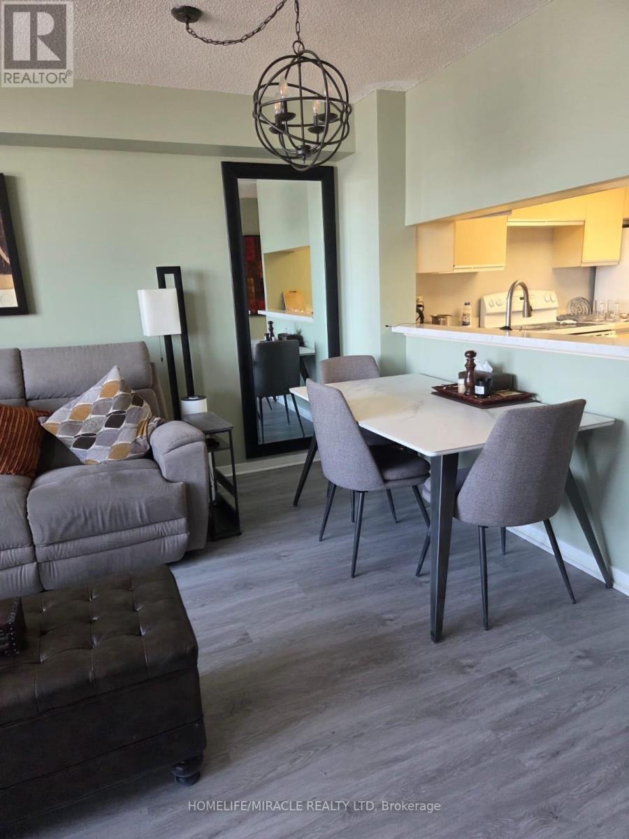 1409 - 300 Webb Drive, Mississauga, Ontario  L5B 3W3 - Photo 9 - W12721002