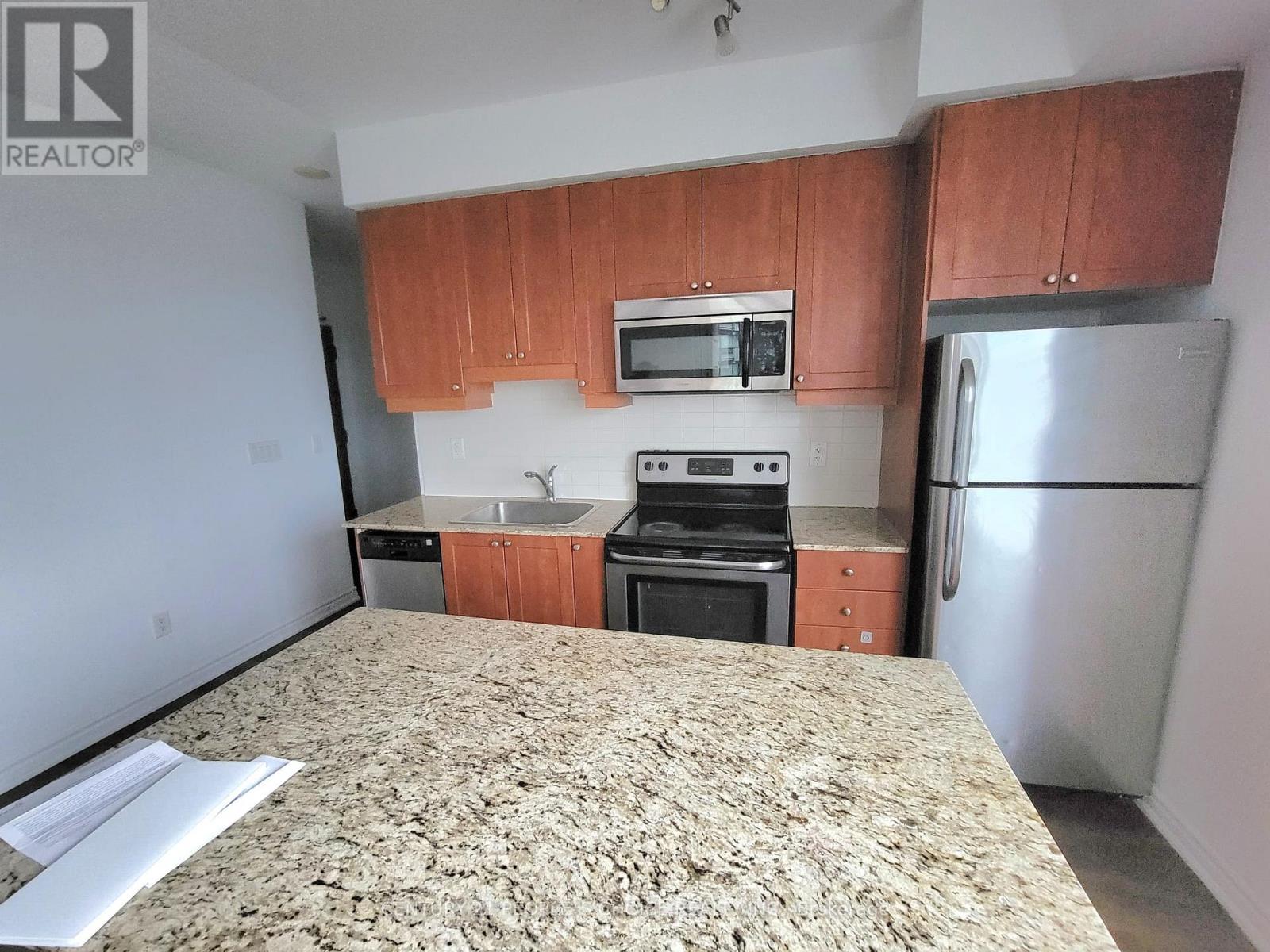 3308 - 385 Prince Of Wales Drive, Mississauga, Ontario  L5B 0C6 - Photo 4 - W12721022