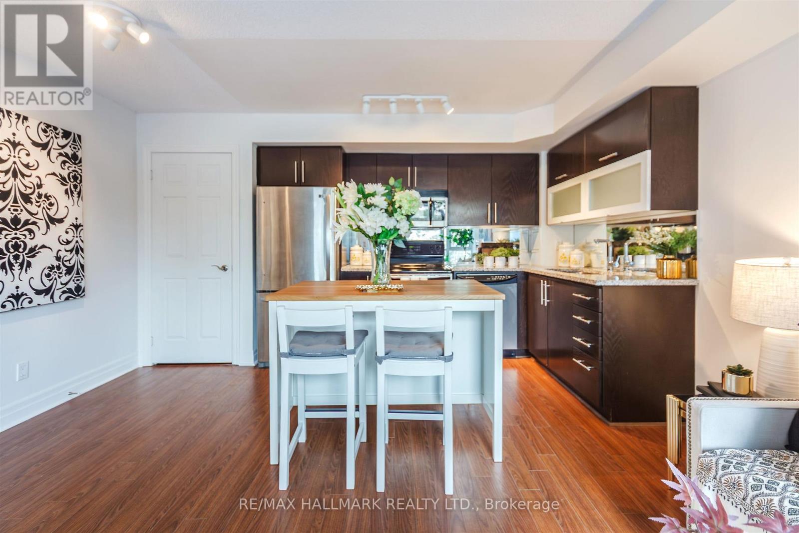 201 - 20 Gothic Avenue, Toronto, Ontario  M6P 1T5 - Photo 10 - W12721024