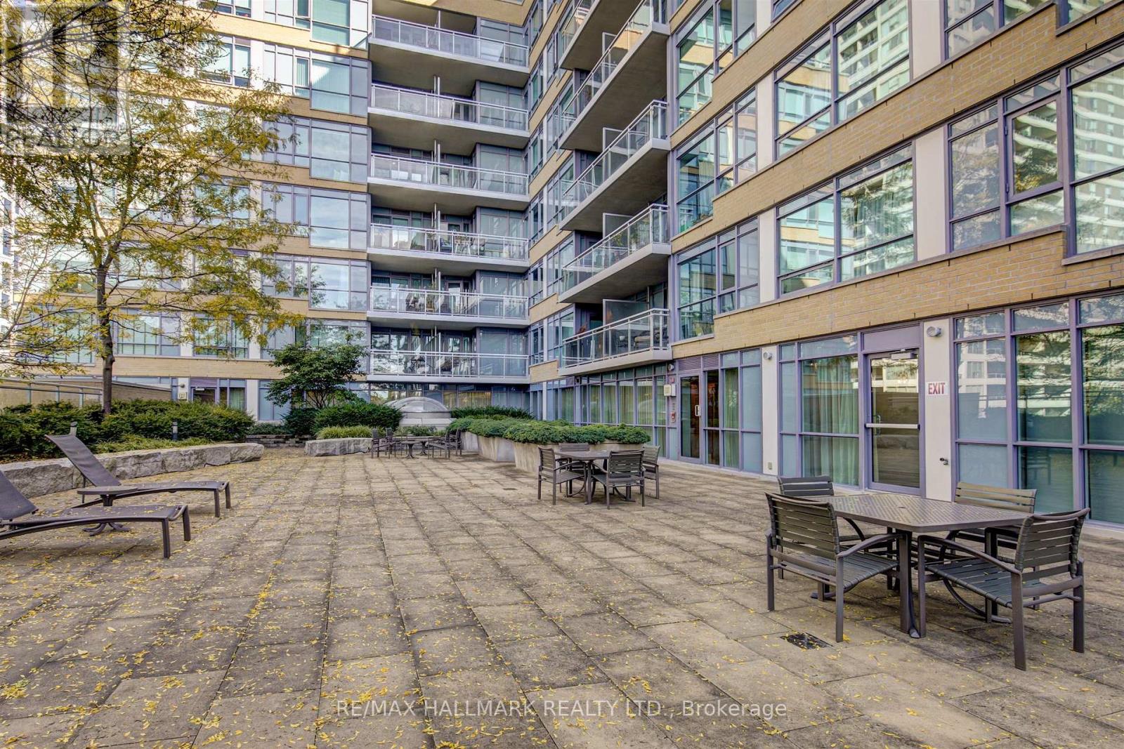 201 - 20 Gothic Avenue, Toronto, Ontario  M6P 1T5 - Photo 25 - W12721024