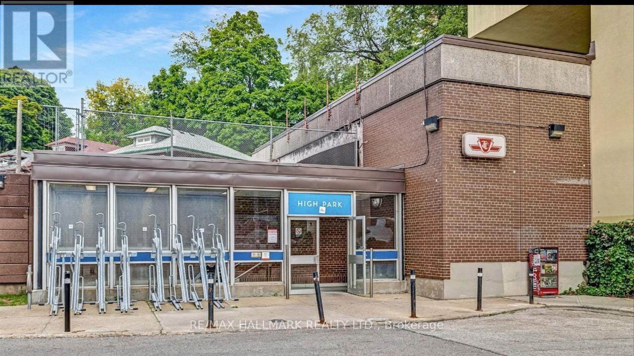 201 - 20 Gothic Avenue, Toronto, Ontario  M6P 1T5 - Photo 32 - W12721024