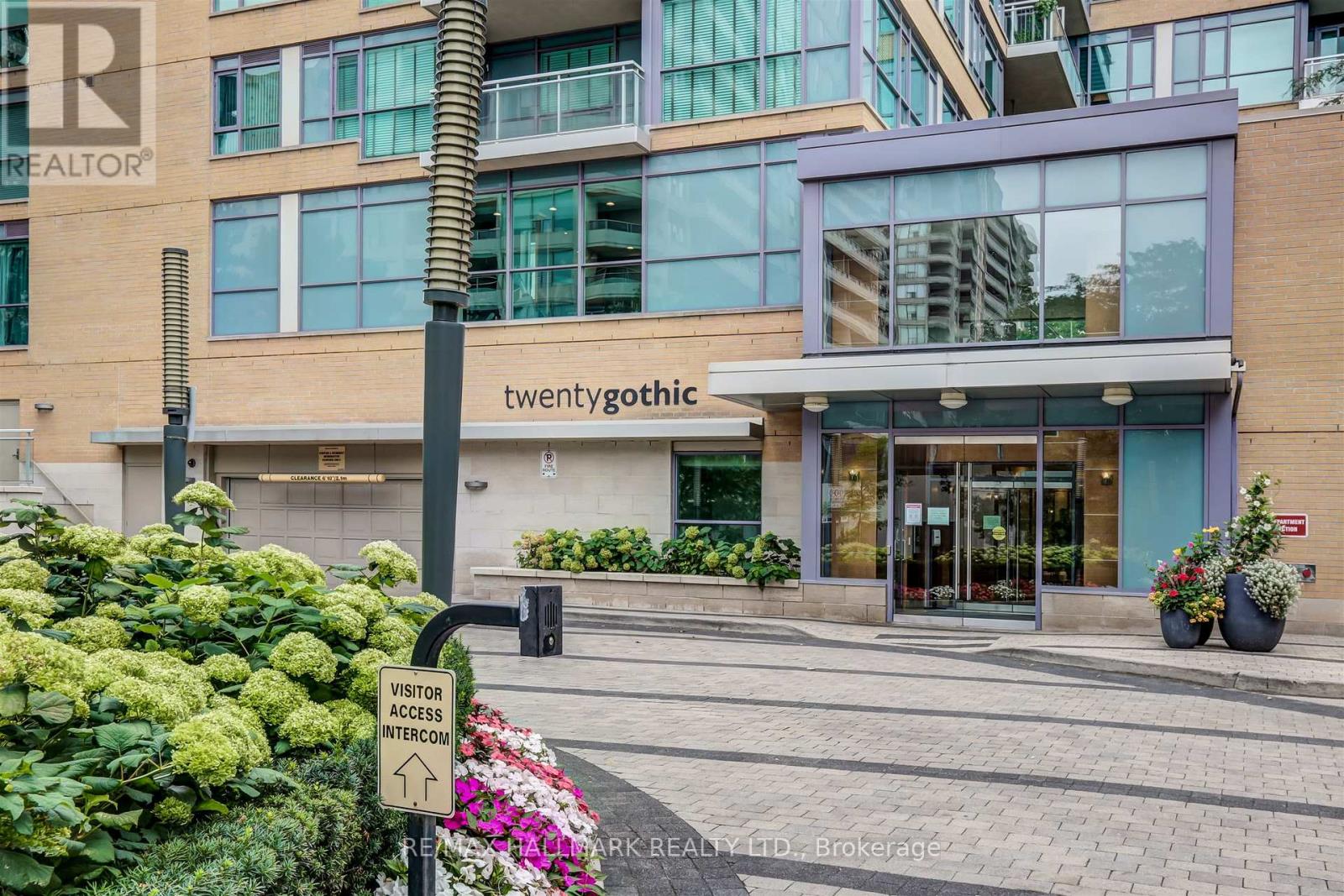 201 - 20 Gothic Avenue, Toronto, Ontario  M6P 1T5 - Photo 4 - W12721024