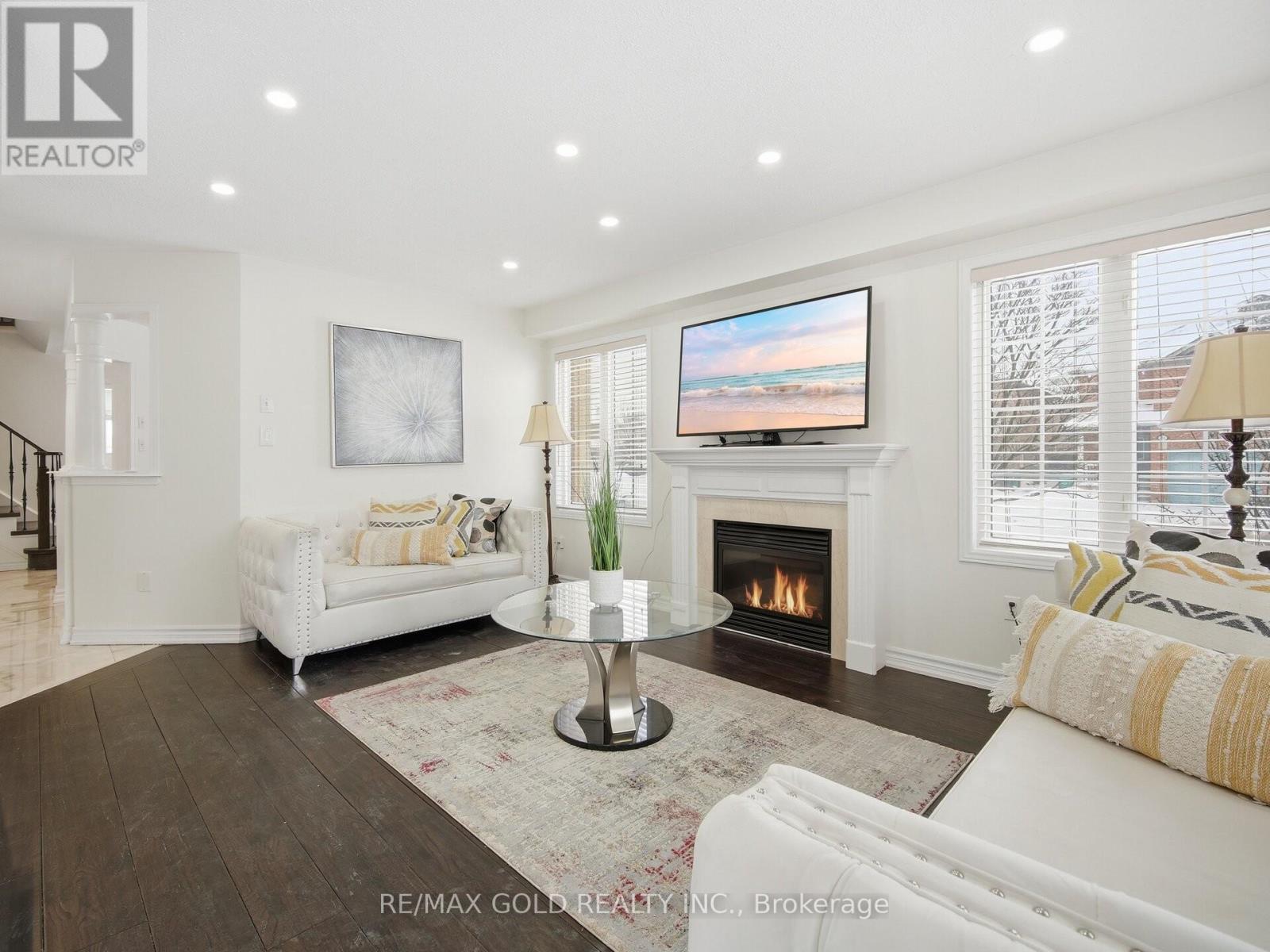 78 Passfield Trail, Brampton, Ontario  L6P 1V1 - Photo 7 - W12721026