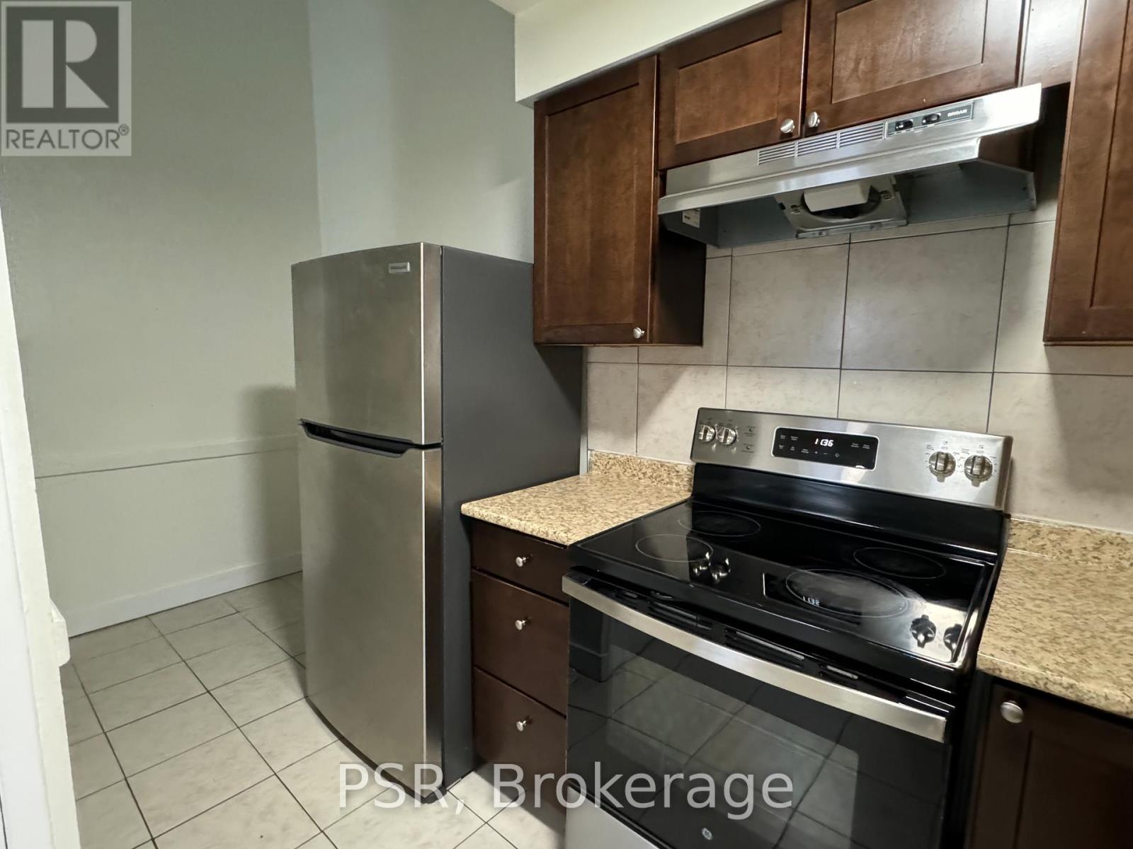 14 - 2 Blackthorn Avenue, Toronto, Ontario  M6N 3H5 - Photo 5 - W12721030