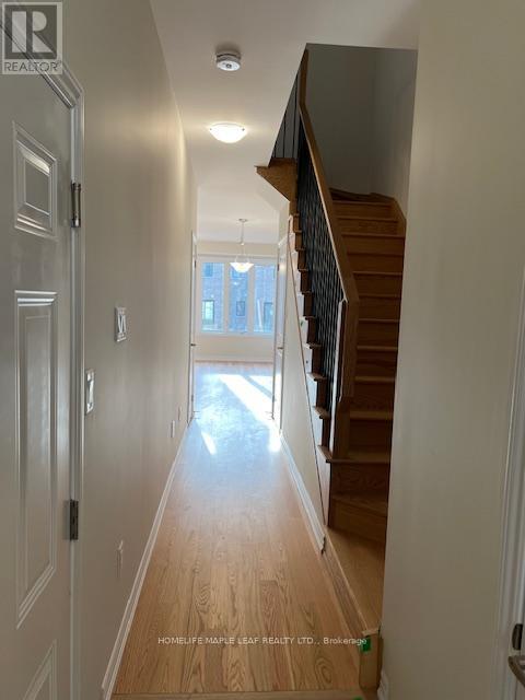 1392 National Common, Burlington, Ontario  L7P 0V6 - Photo 2 - W12721048