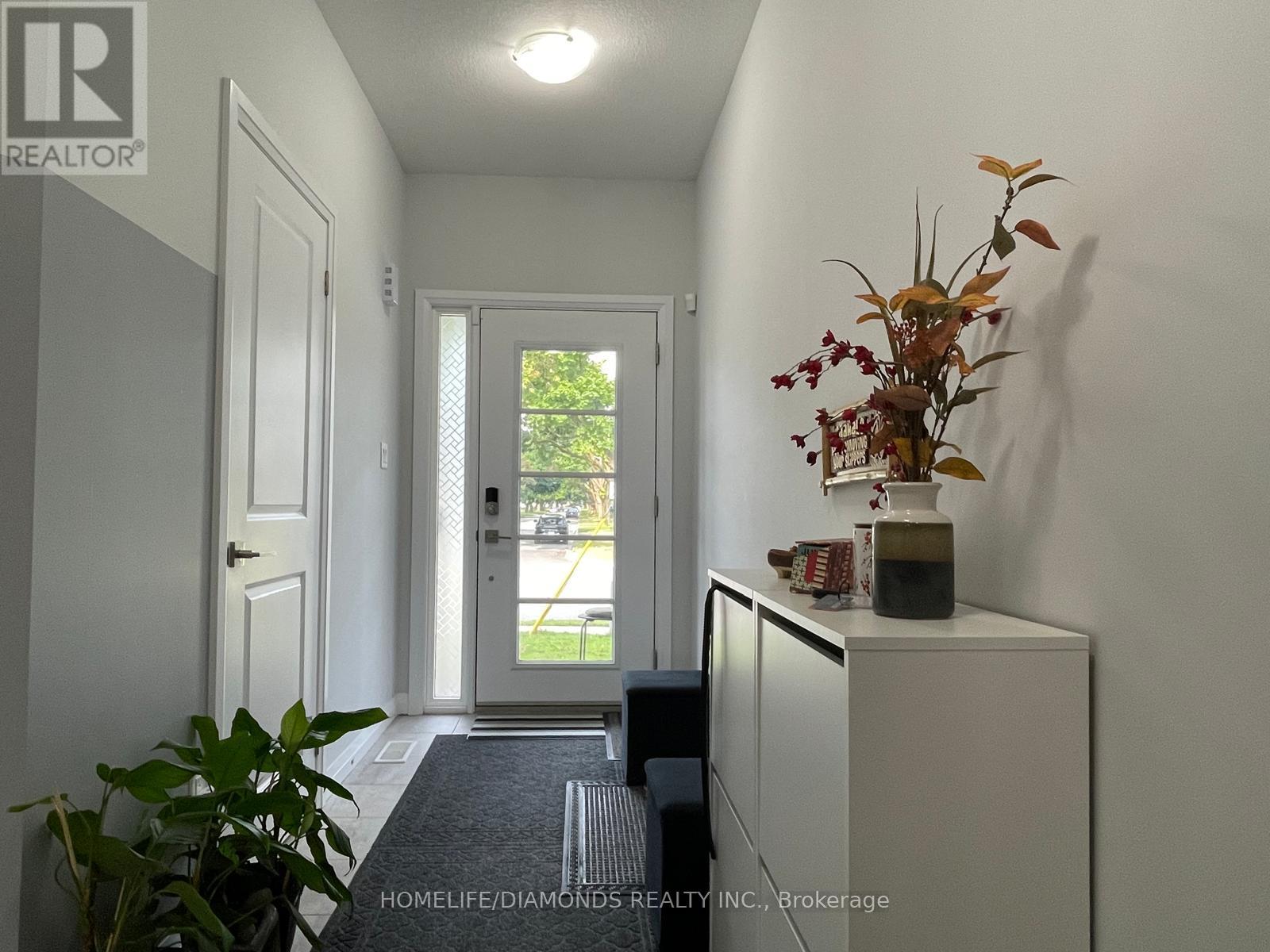 4841 Pettit Avenue, Niagara Falls, Ontario  L2E 0B7 - Photo 2 - X12720884