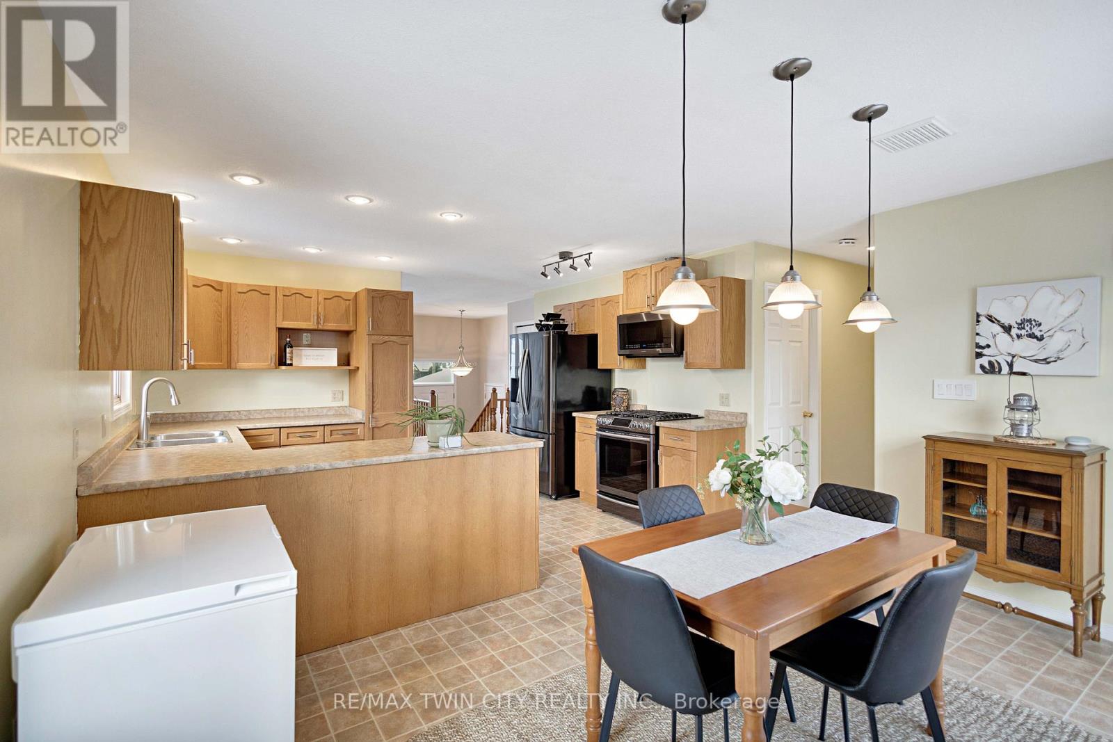 4 Baldwin Avenue, Brantford, Ontario  N3S 1H5 - Photo 13 - X12720992