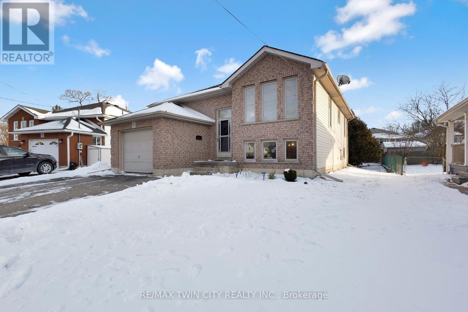 4 Baldwin Avenue, Brantford, Ontario  N3S 1H5 - Photo 2 - X12720992