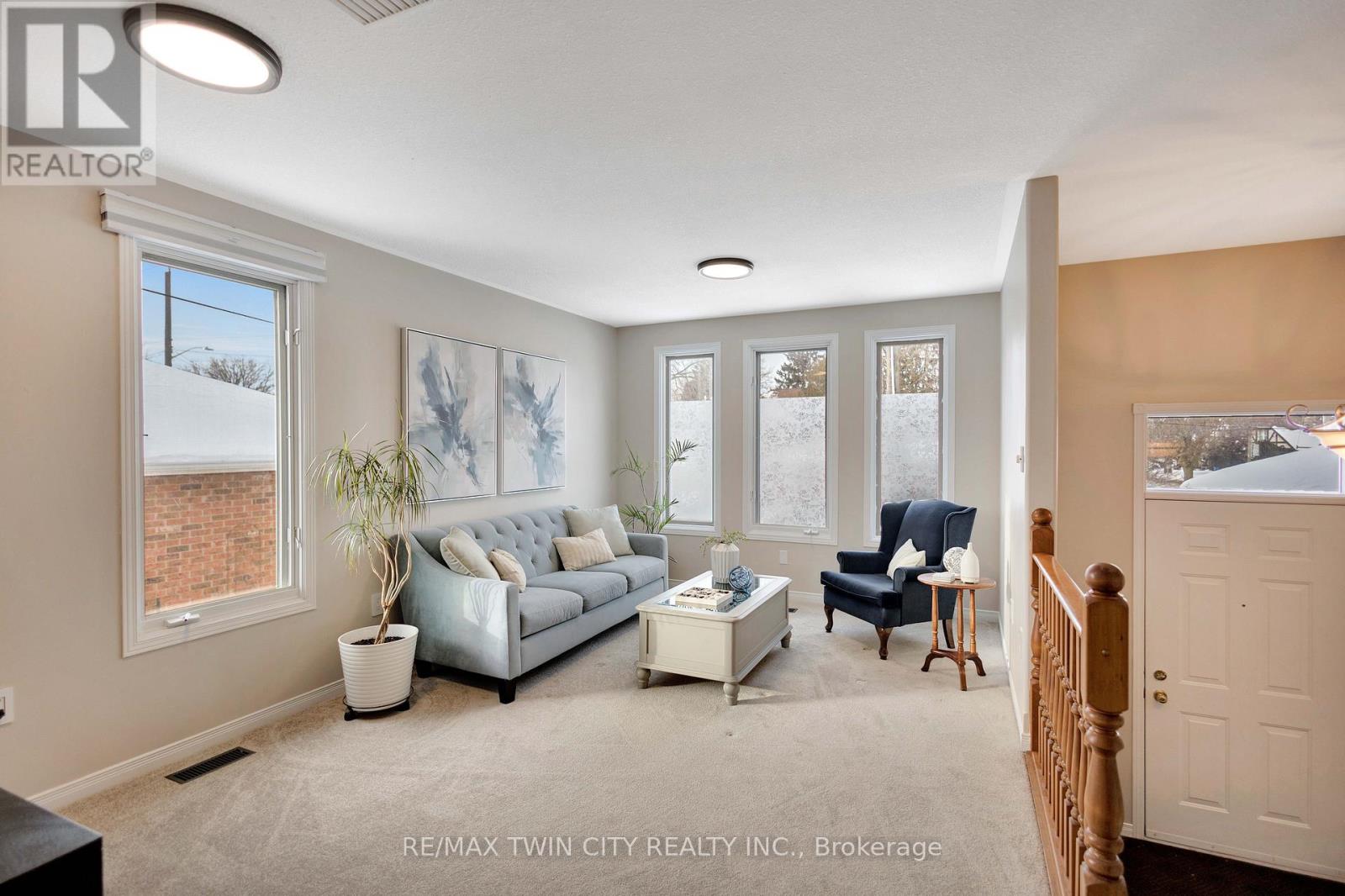 4 Baldwin Avenue, Brantford, Ontario  N3S 1H5 - Photo 5 - X12720992