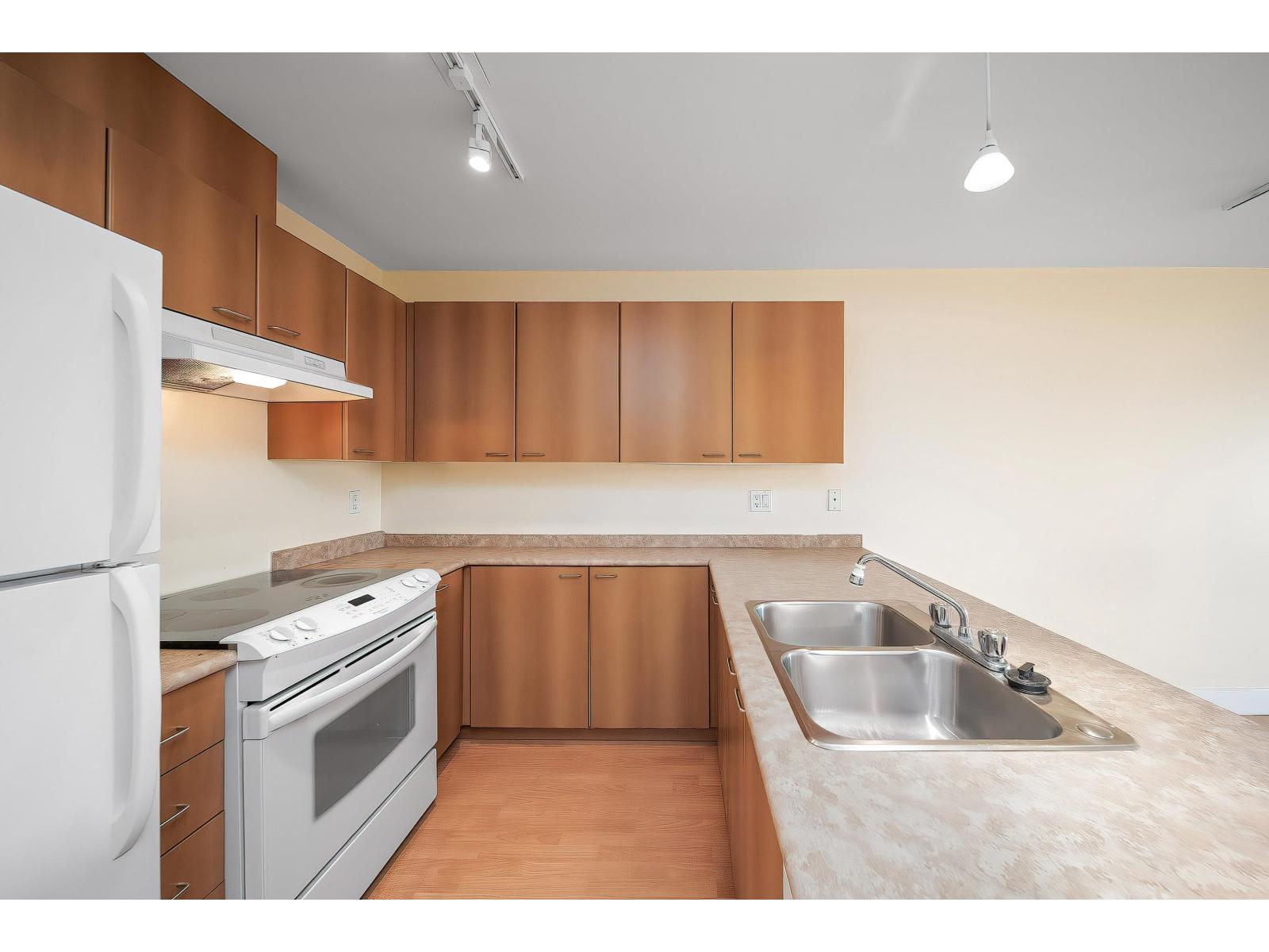 416 12083 92a Avenue, Surrey, British Columbia  V3V 8C8 - Photo 6 - R3081985