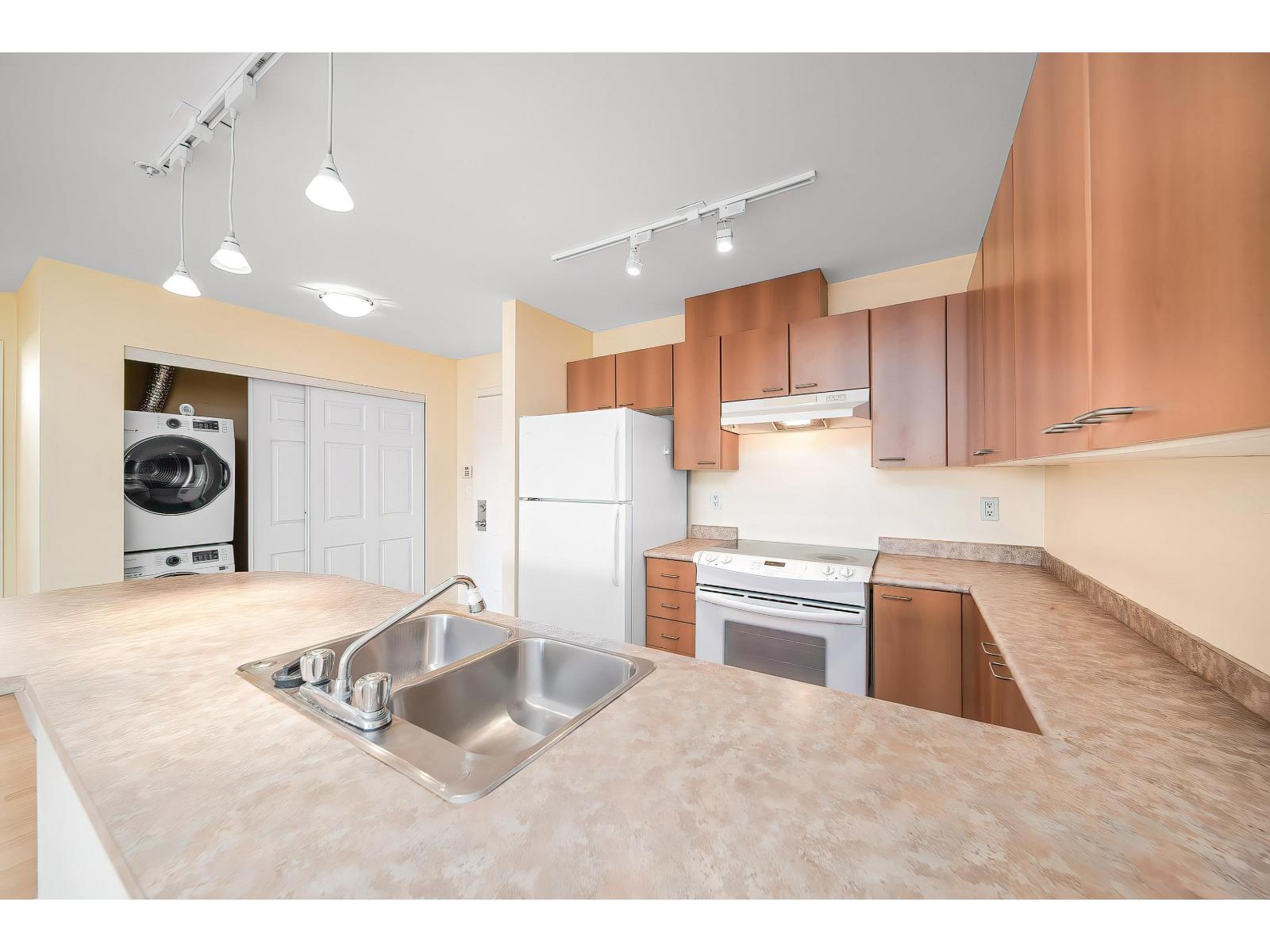 416 12083 92a Avenue, Surrey, British Columbia  V3V 8C8 - Photo 9 - R3081985