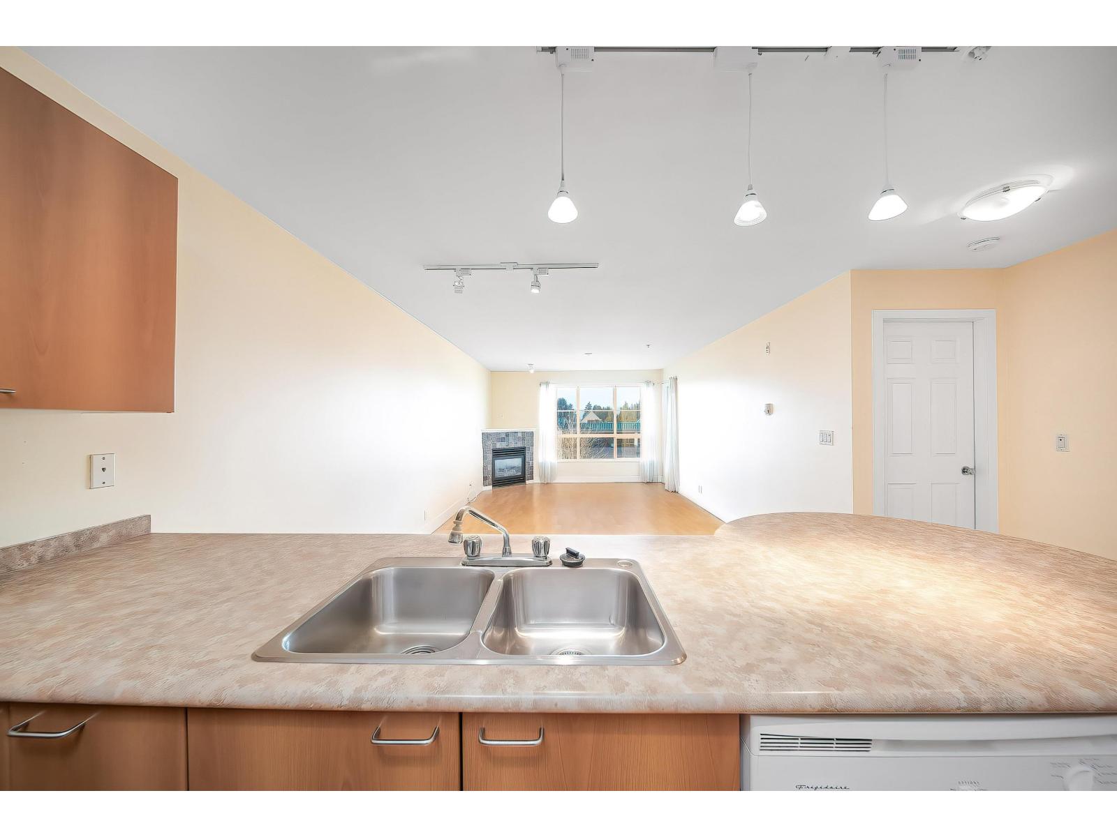 416 12083 92a Avenue, Surrey, British Columbia  V3V 8C8 - Photo 10 - R3081985