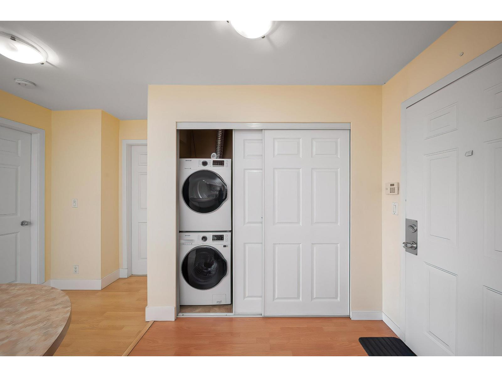 416 12083 92a Avenue, Surrey, British Columbia  V3V 8C8 - Photo 4 - R3081985