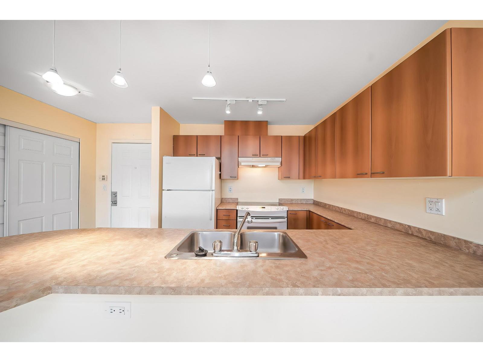 416 12083 92a Avenue, Surrey, British Columbia  V3V 8C8 - Photo 11 - R3081985