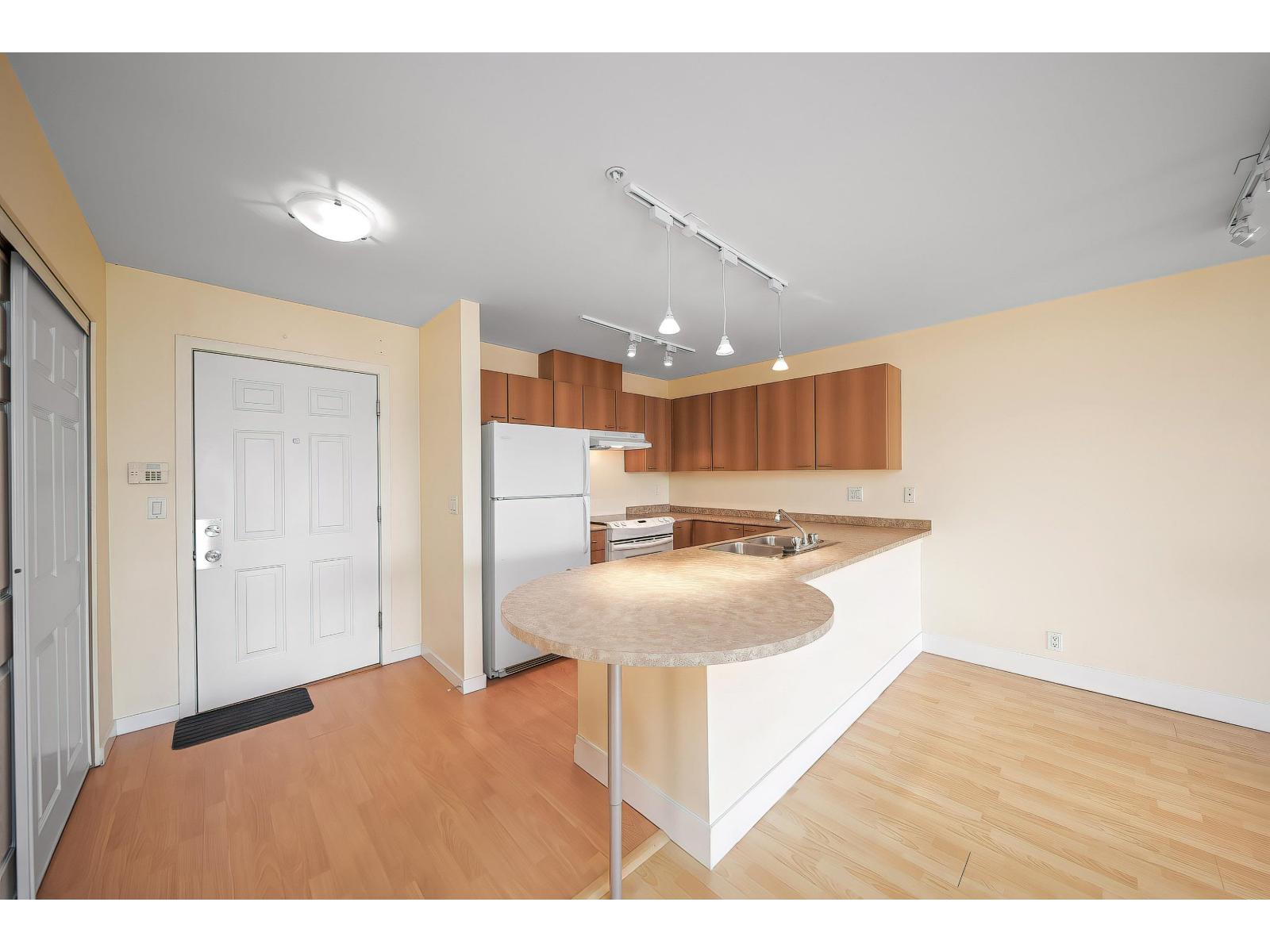 416 12083 92a Avenue, Surrey, British Columbia  V3V 8C8 - Photo 8 - R3081985