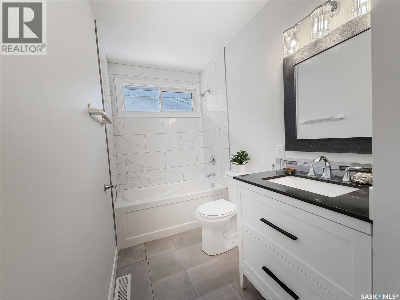 158 Bentley Drive, Regina, Saskatchewan  S4N 4S6 - Photo 11 - SK027226