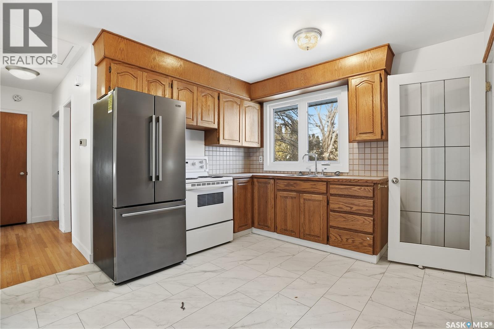 4214 Richmond Place, Regina, Saskatchewan  S4R 4N6 - Photo 10 - SK027198