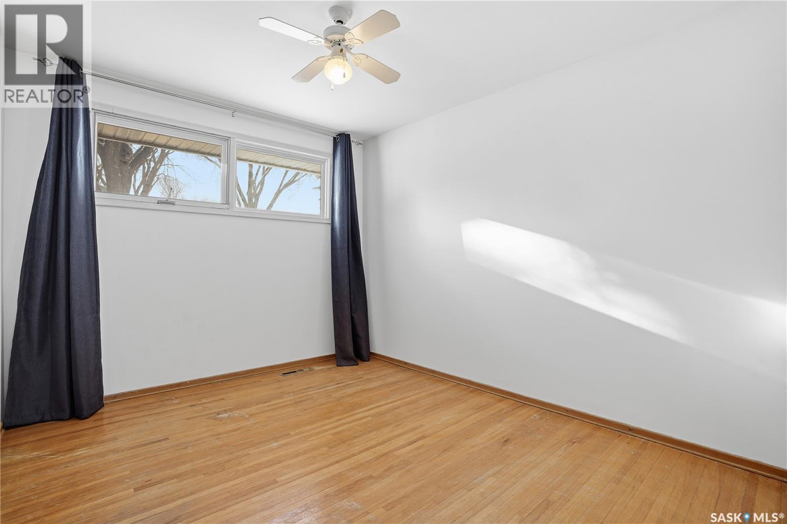 4214 Richmond Place, Regina, Saskatchewan  S4R 4N6 - Photo 16 - SK027198