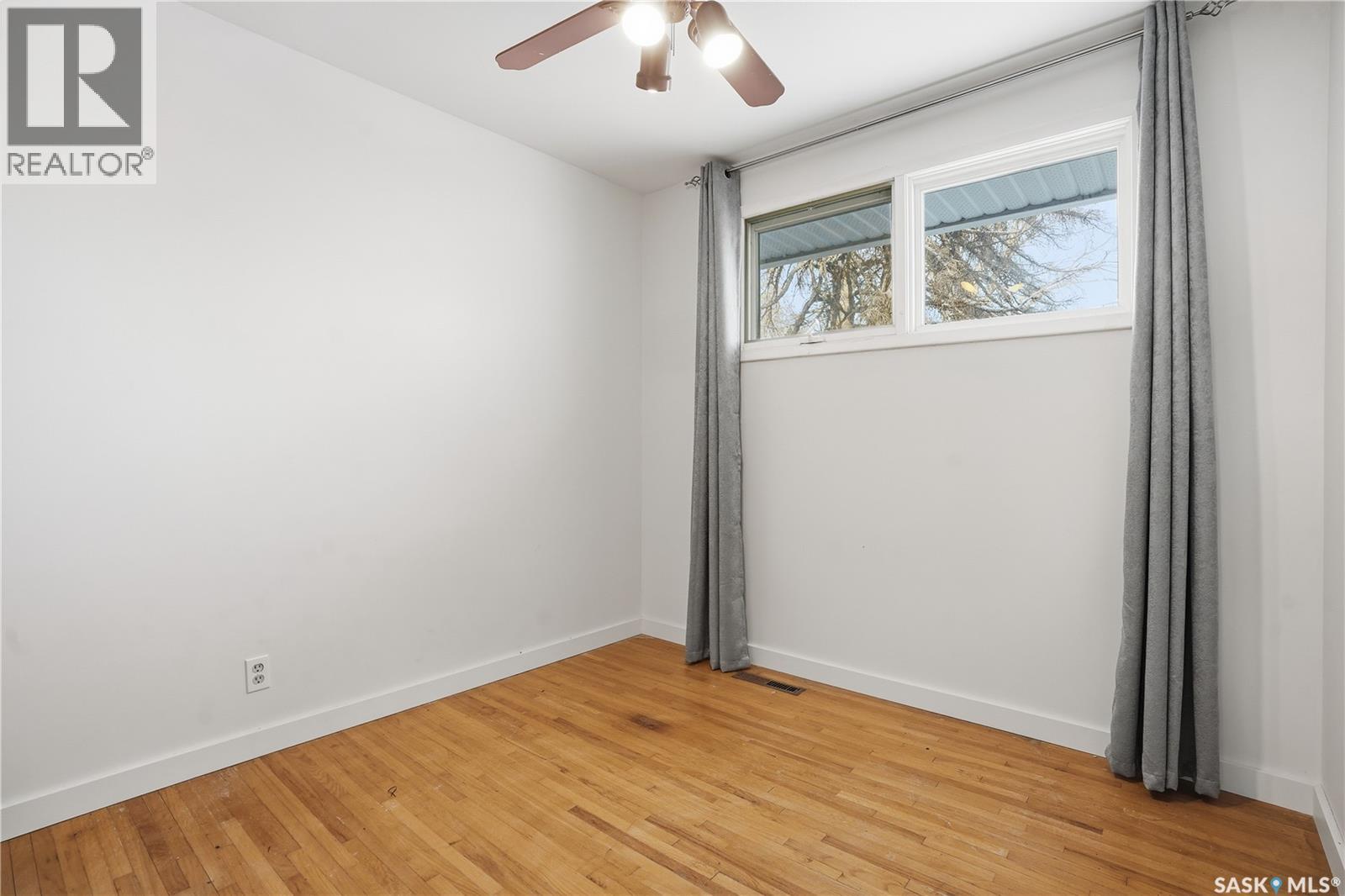 4214 Richmond Place, Regina, Saskatchewan  S4R 4N6 - Photo 18 - SK027198