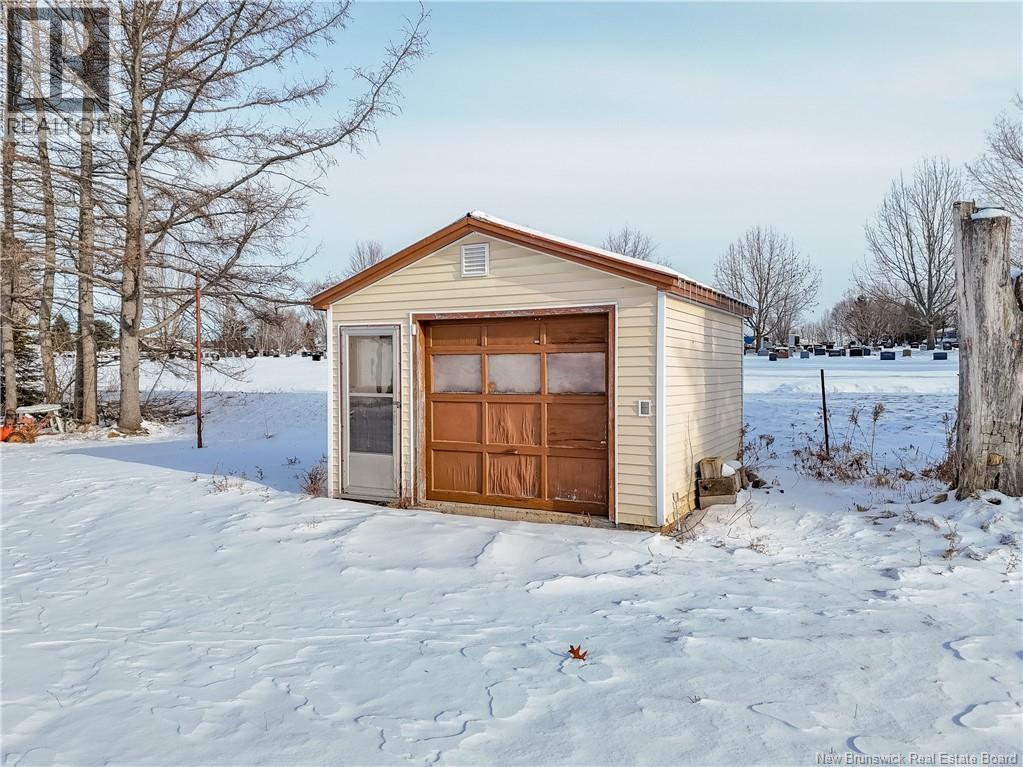 747 Maclaren Avenue, Fredericton, New Brunswick E3A 3L4 - Photo 2 - NB132465