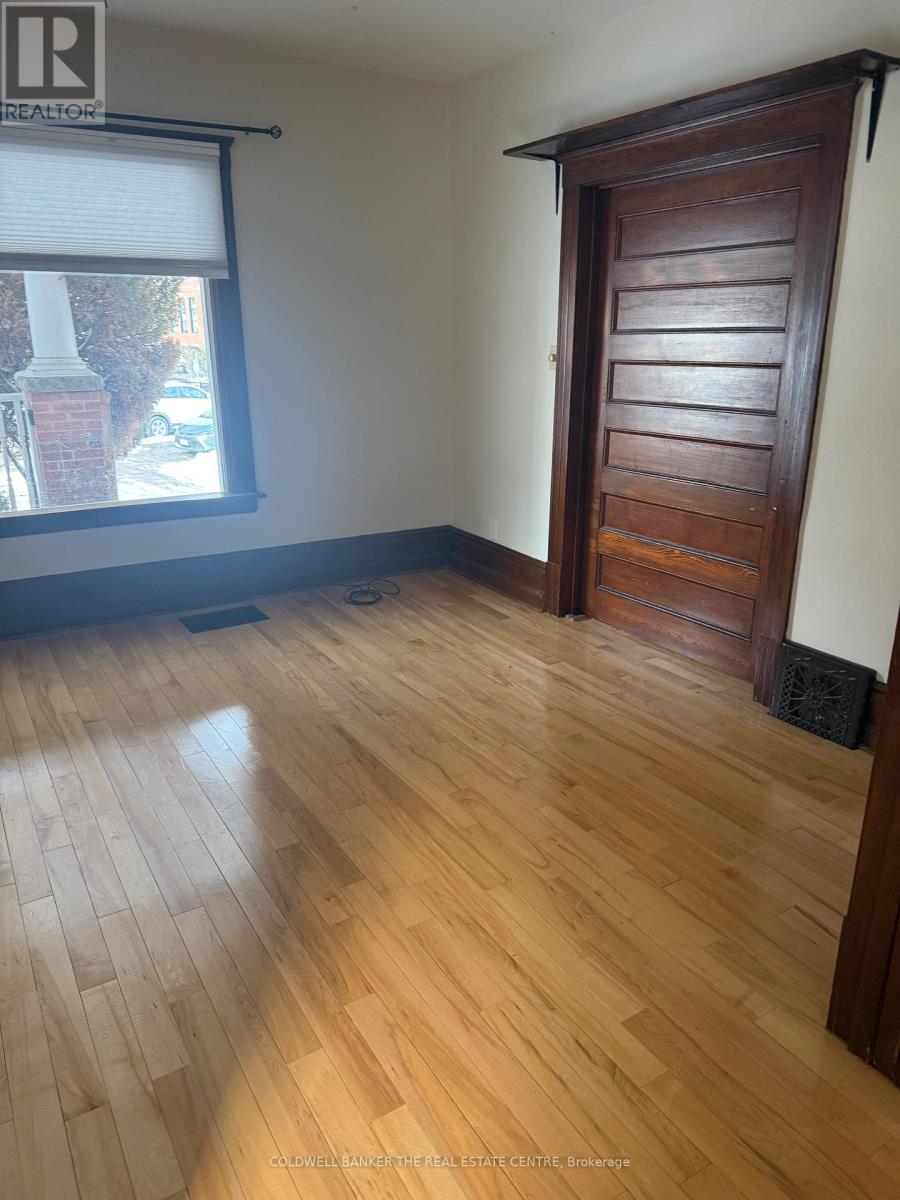 450 Botsford Street, Newmarket, Ontario  L3Y 1T1 - Photo 9 - N12525494