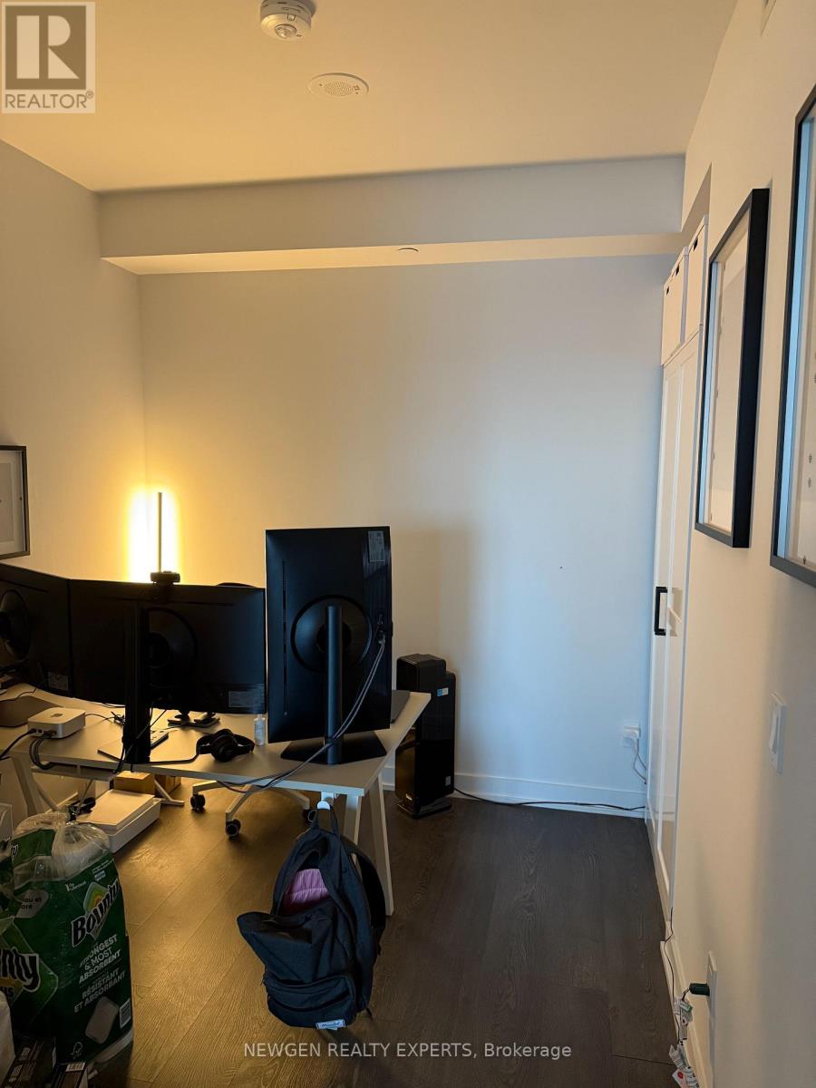 2017 - 1926 Lake Shore Boulevard W, Toronto, Ontario  M6S 0B1 - Photo 11 - W12701408