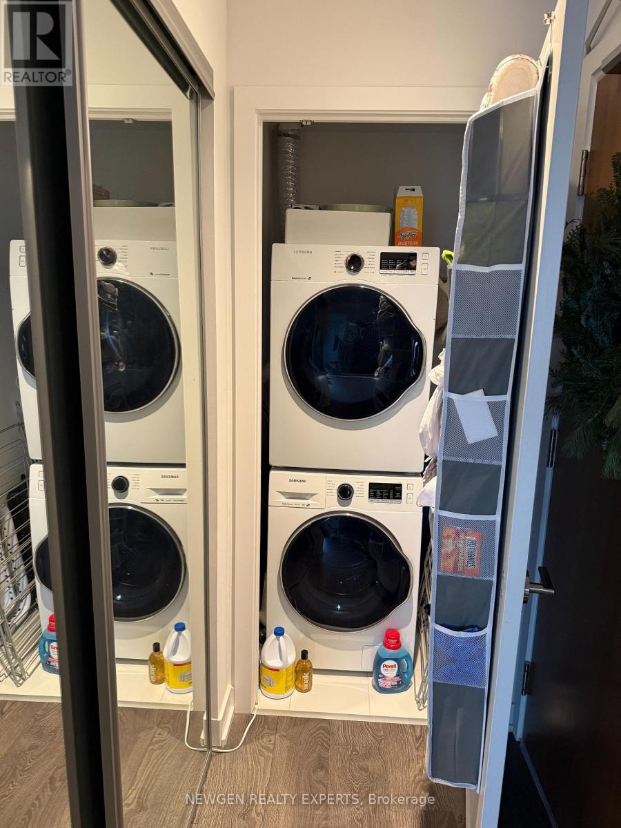 2017 - 1926 Lake Shore Boulevard W, Toronto, Ontario  M6S 0B1 - Photo 13 - W12701408