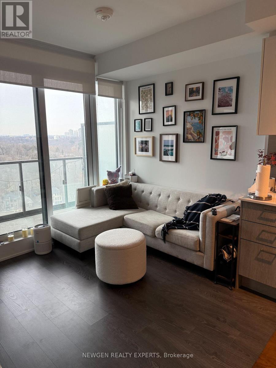 2017 - 1926 Lake Shore Boulevard W, Toronto, Ontario  M6S 0B1 - Photo 5 - W12701408