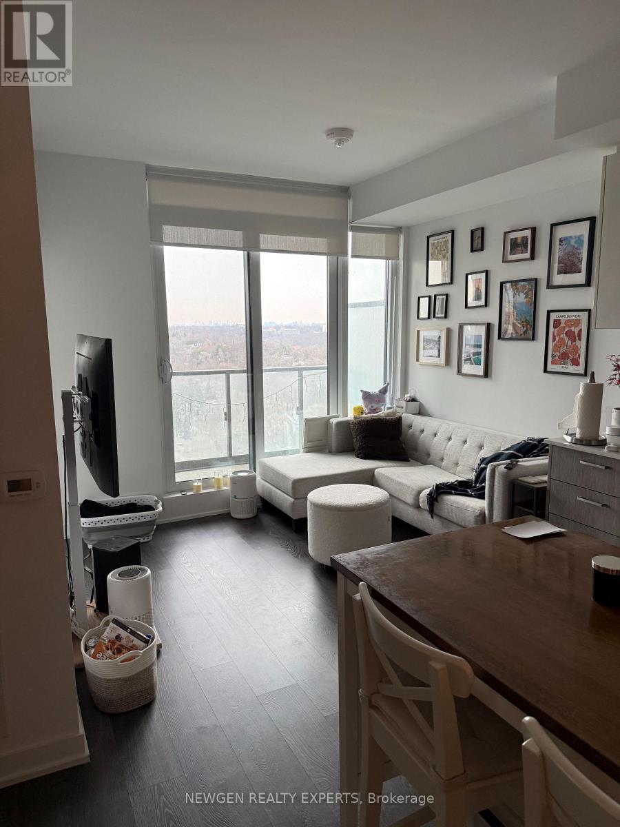 2017 - 1926 Lake Shore Boulevard W, Toronto, Ontario  M6S 0B1 - Photo 7 - W12701408