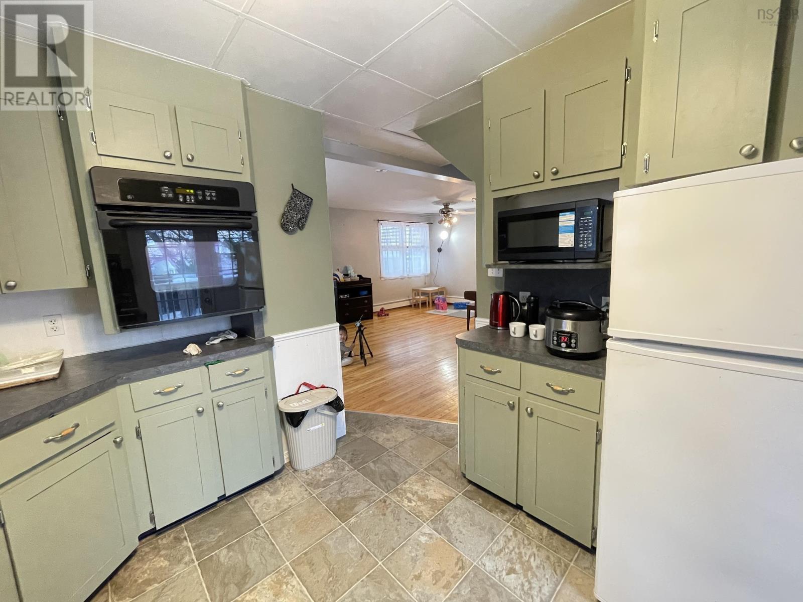 19 Norwood Avenue, Sydney, Nova Scotia  B1P 2Z9 - Photo 11 - 202601329