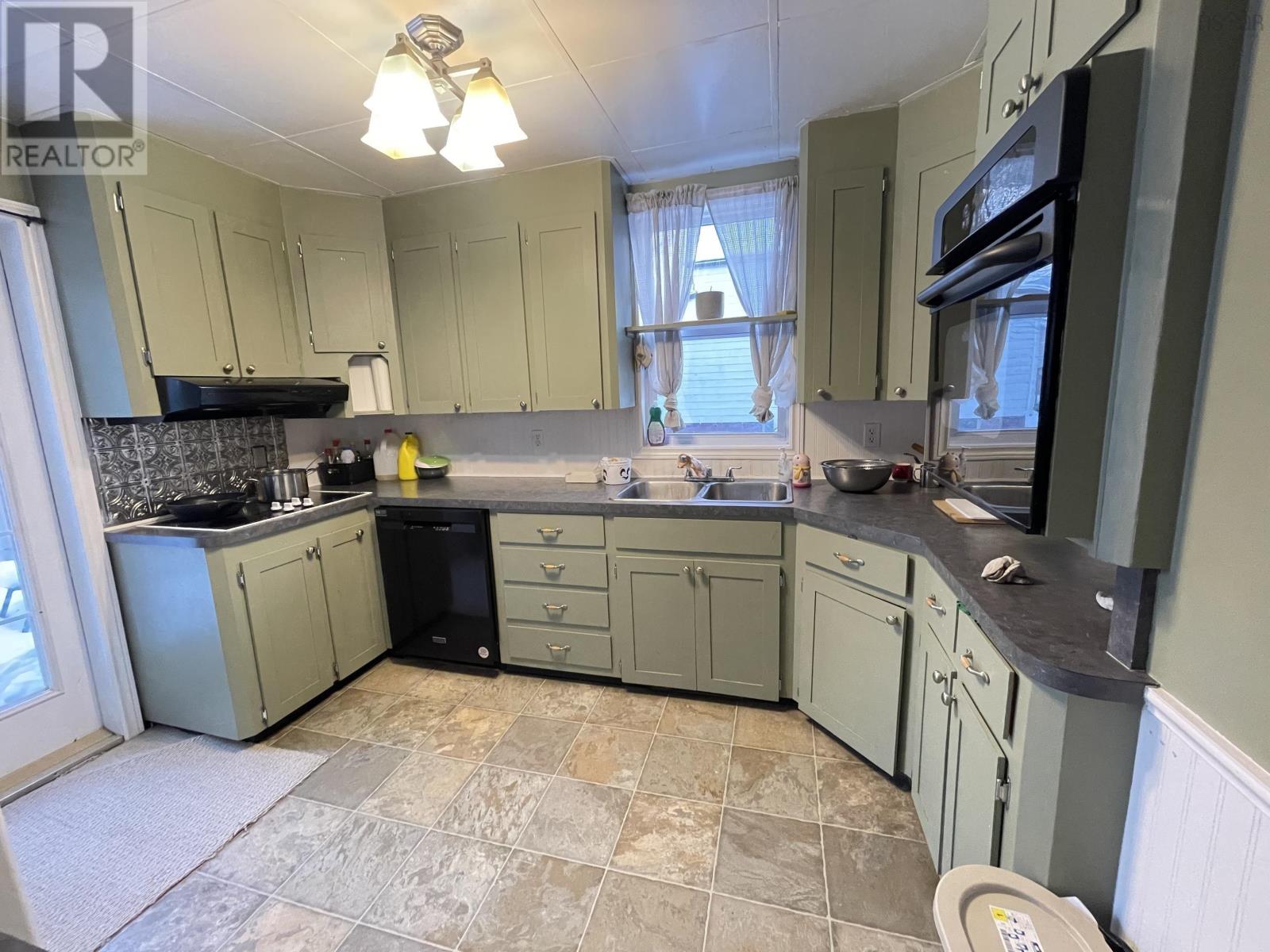 19 Norwood Avenue, Sydney, Nova Scotia  B1P 2Z9 - Photo 9 - 202601329