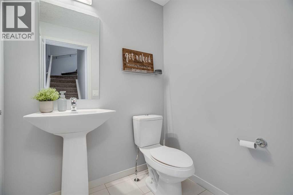 335 Copperpond Row Se, Calgary, Alberta  T2Z 1H2 - Photo 17 - A2278463