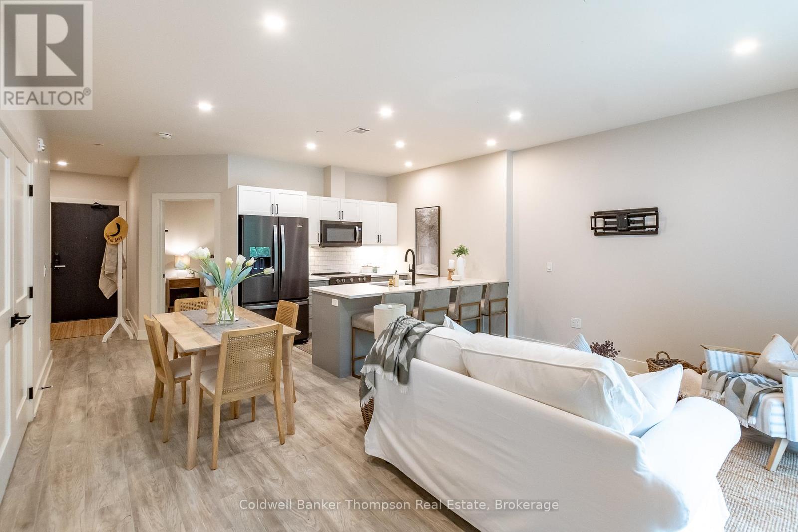 207 - 18 Campus Trail, Huntsville, Ontario P1H 0K2 - Photo 2 - X12721162