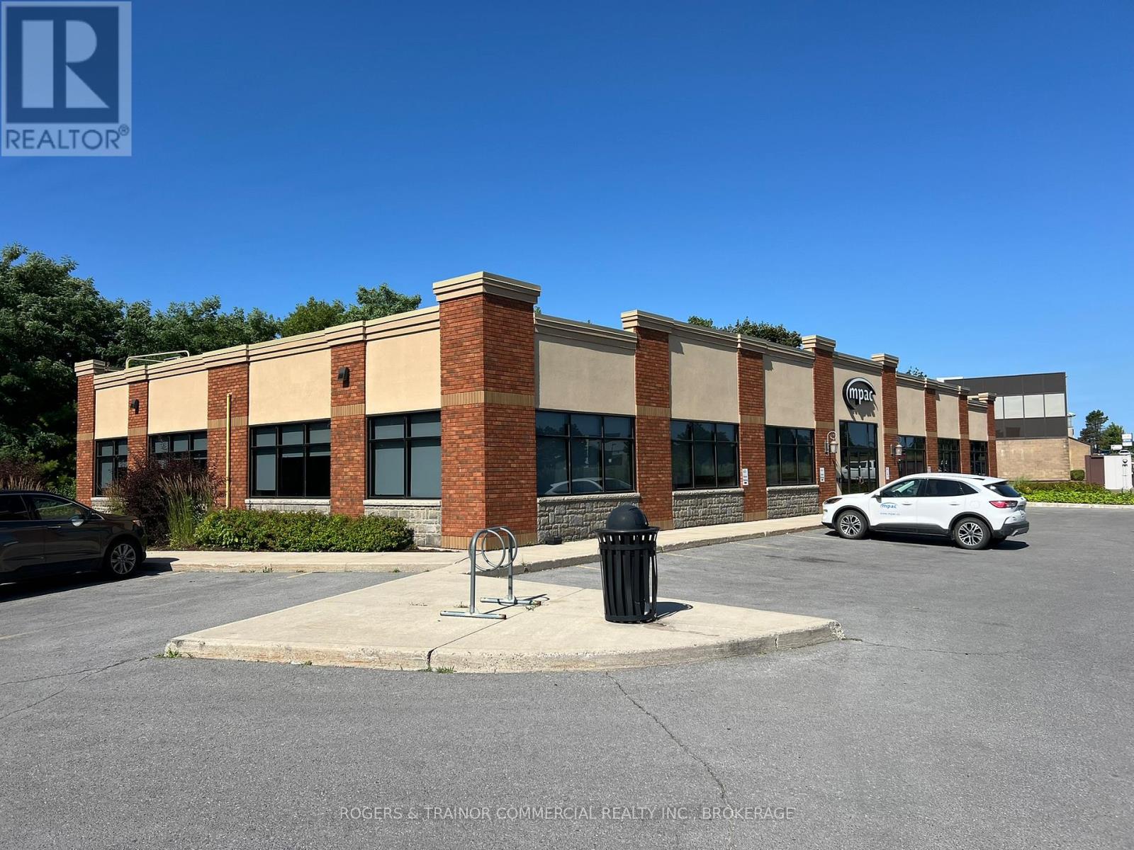 644 Dalton Avenue, Kingston, Ontario K7M 8N7 - Photo 1 - X12721166