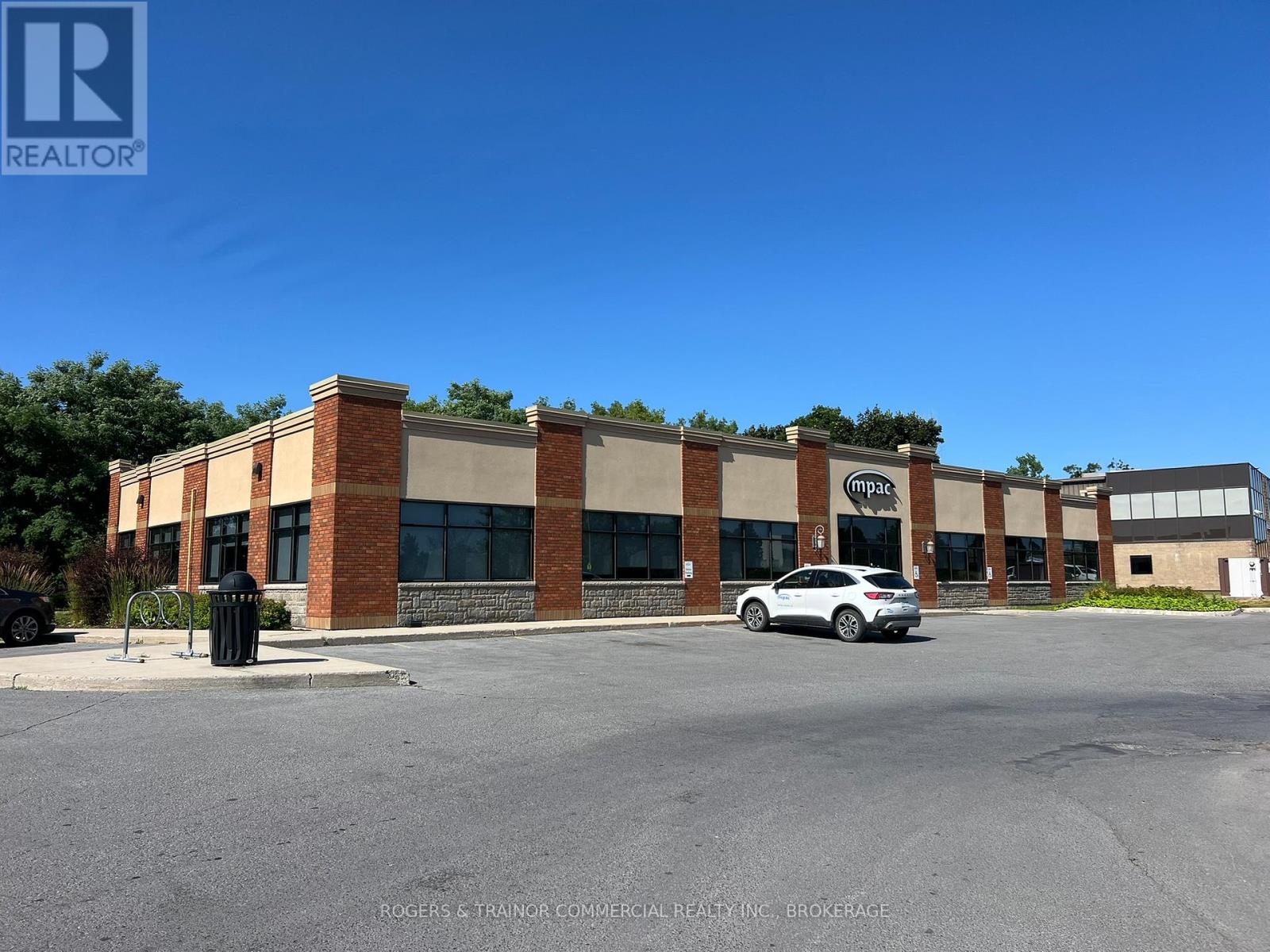 644 Dalton Avenue, Kingston, Ontario K7M 8N7 - Photo 2 - X12721166