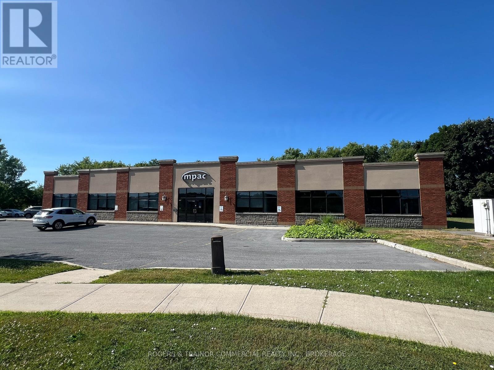 644 Dalton Avenue, Kingston, Ontario K7M 8N7 - Photo 4 - X12721166